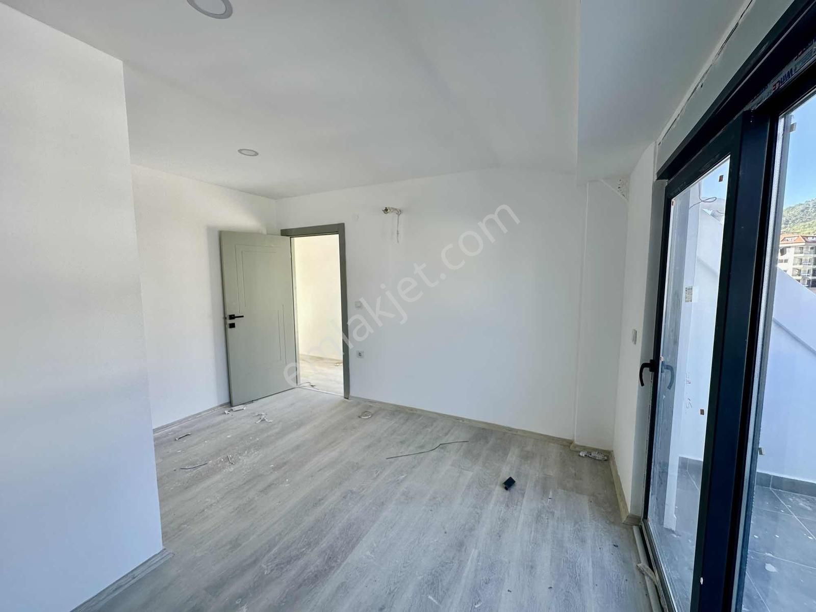 Alanya Çıplaklı'da Manzaralı 2+1 Sıfır Daire - Görsel 9