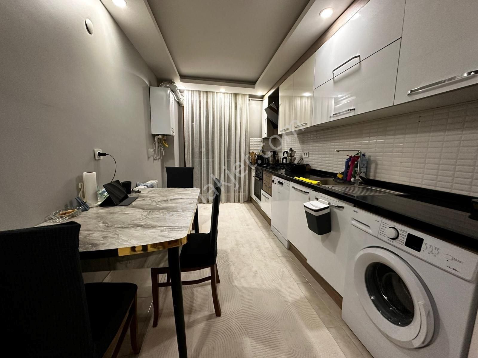 Büyükçekmece Fatih Mahallesi Site İçinde Kiralık 2+1 Daire - Görsel 2