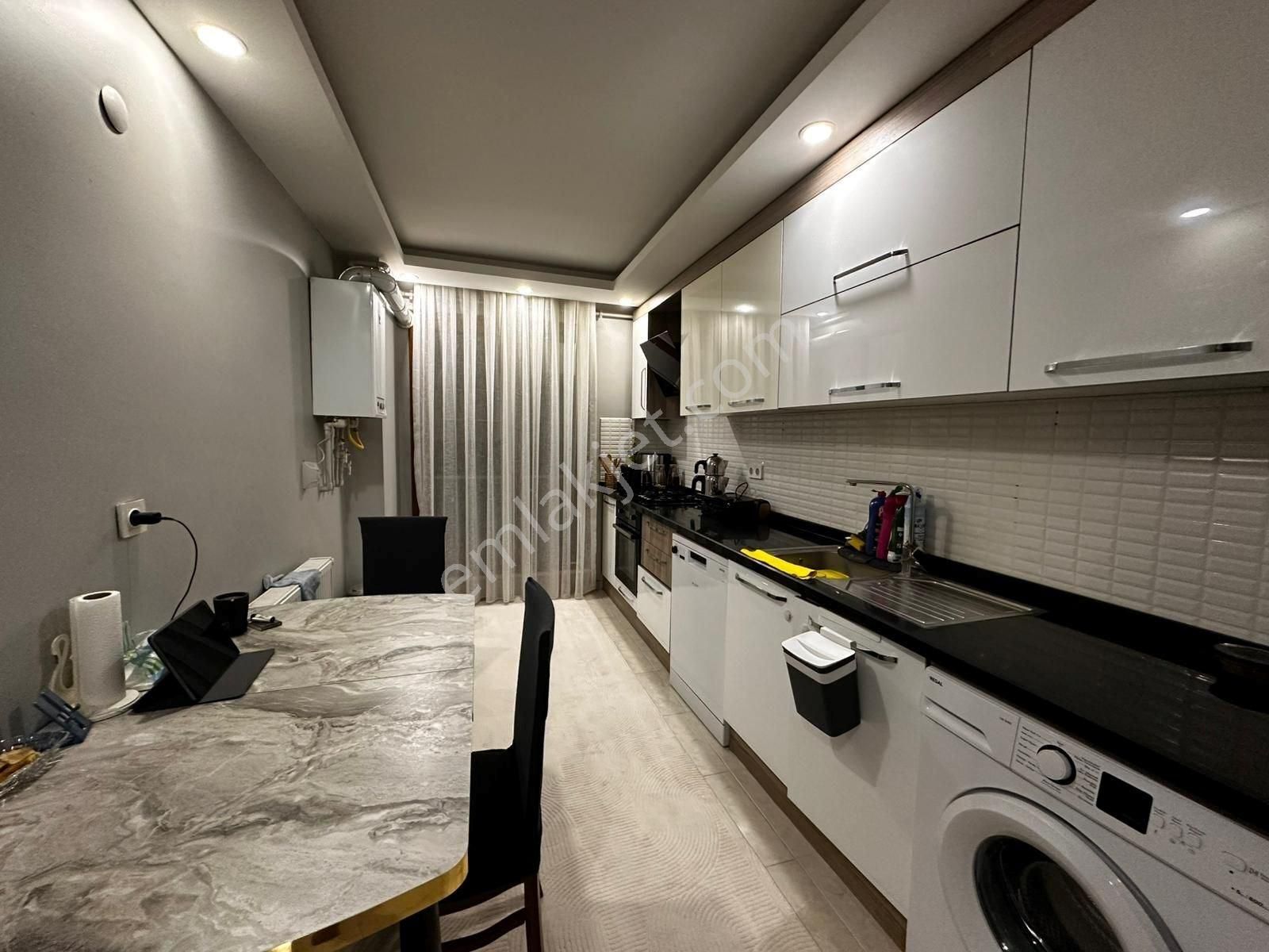 Büyükçekmece Fatih Mahallesi Site İçinde Kiralık 2+1 Daire - Görsel 3