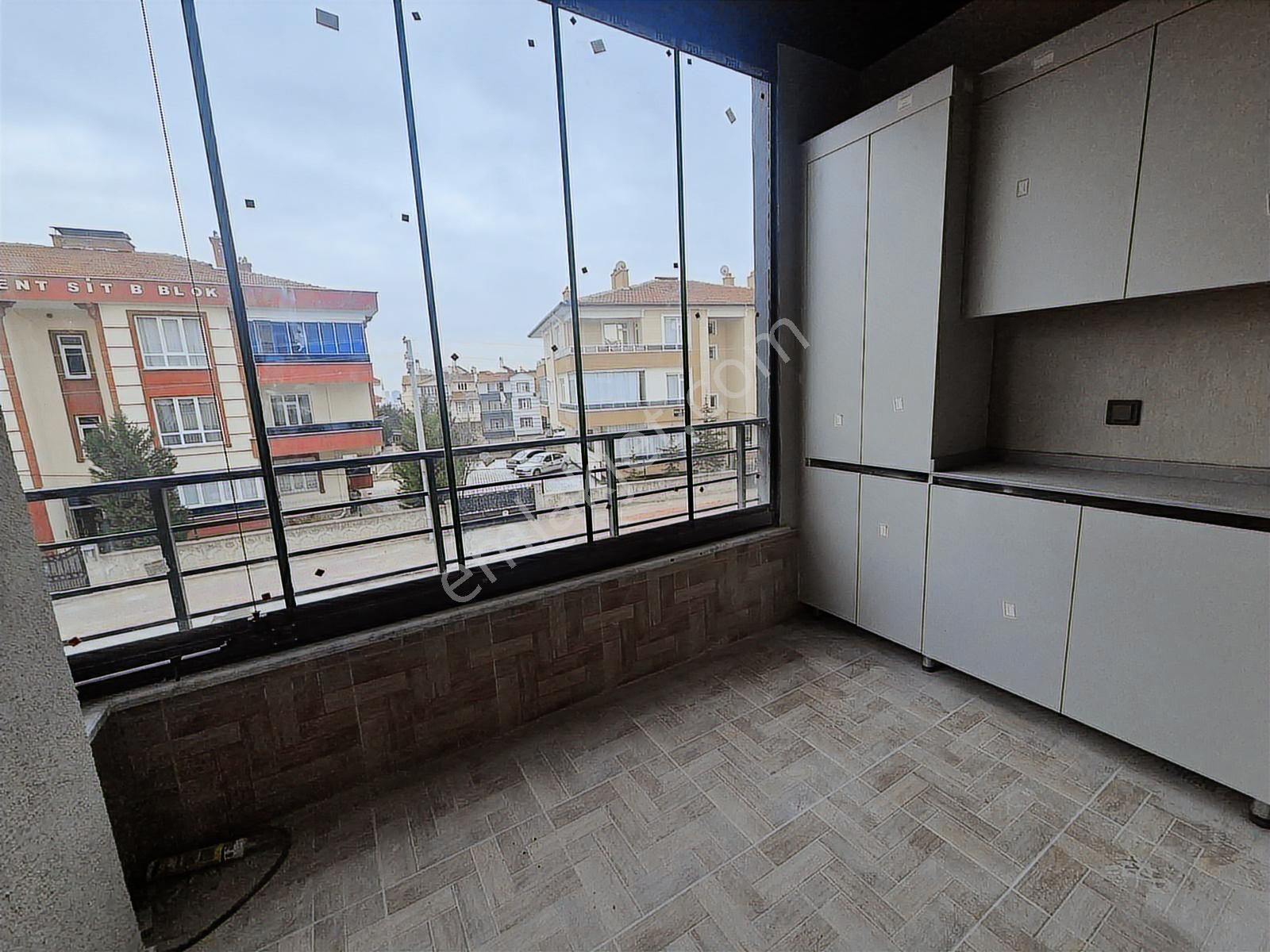 Orhan Gaziden Sıfır Arakat Asansörlü Siteiçi K.otoprklı 2+1daire - Görsel 20