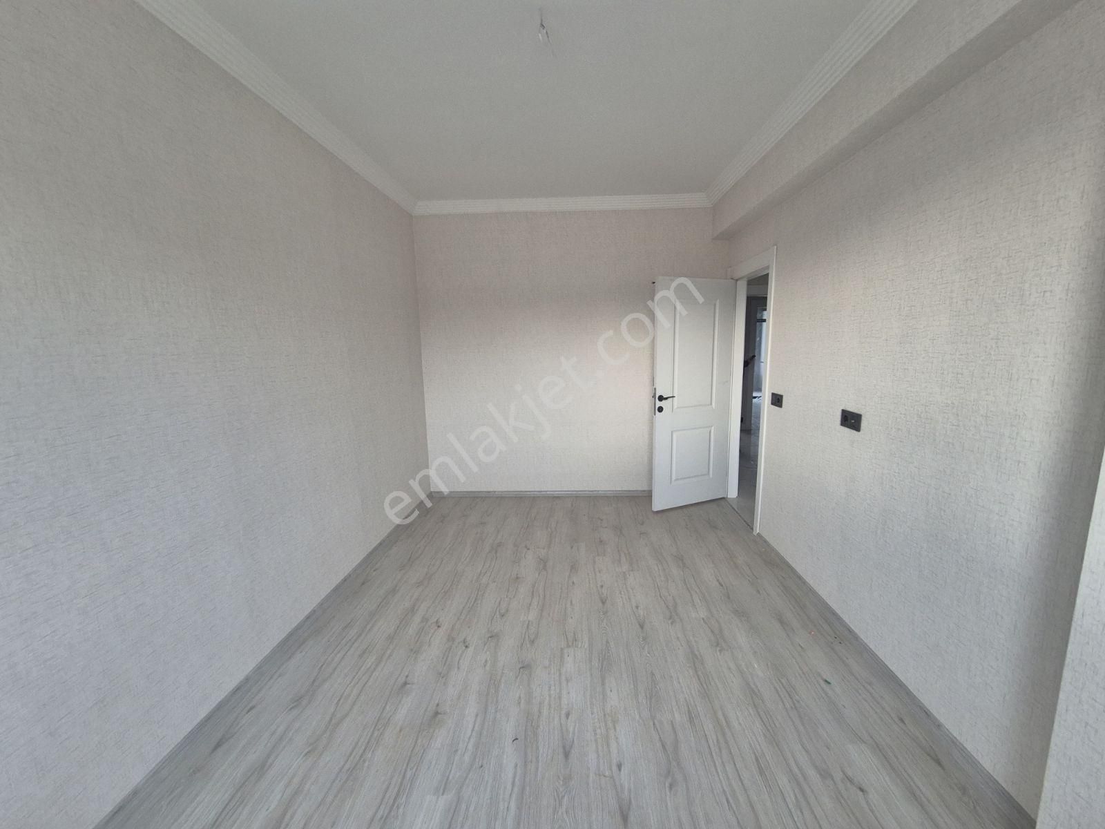 Orhan Gaziden Sıfır Arakat Asansörlü Siteiçi K.otoprklı 2+1daire - Görsel 23