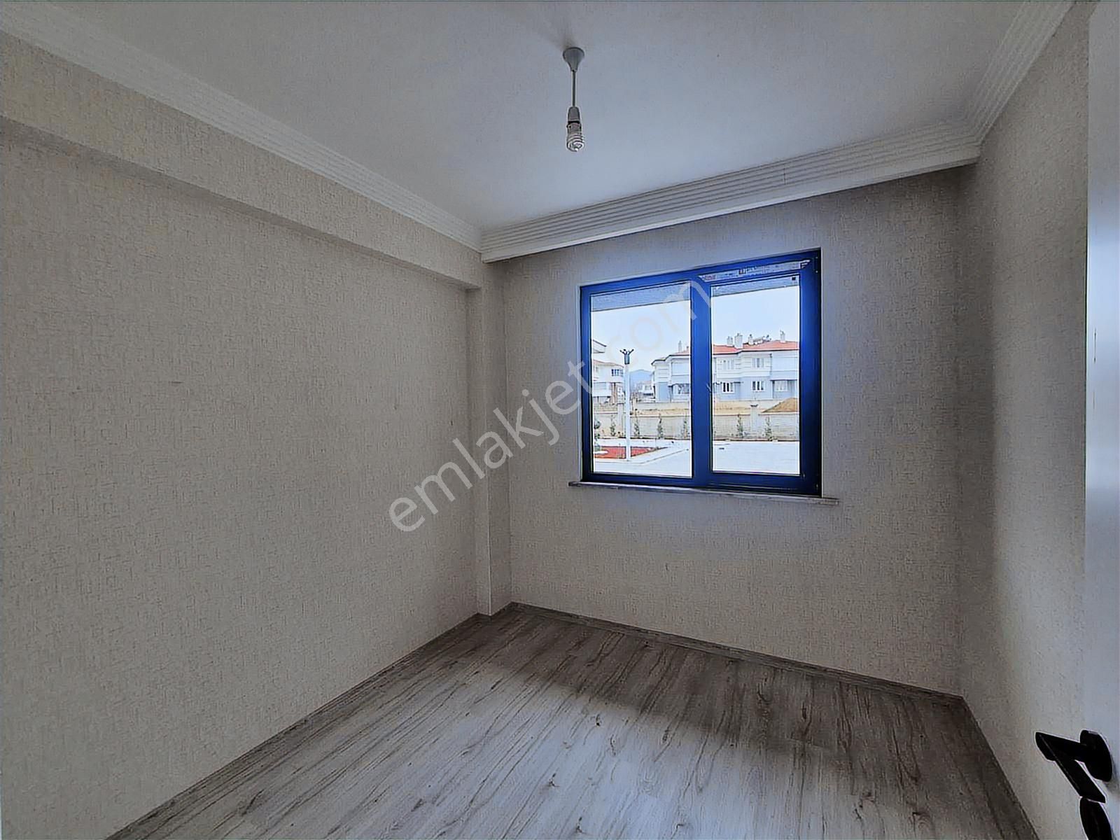 Orhan Gaziden Sıfır Arakat Asansörlü Siteiçi K.otoprklı 2+1daire - Görsel 6