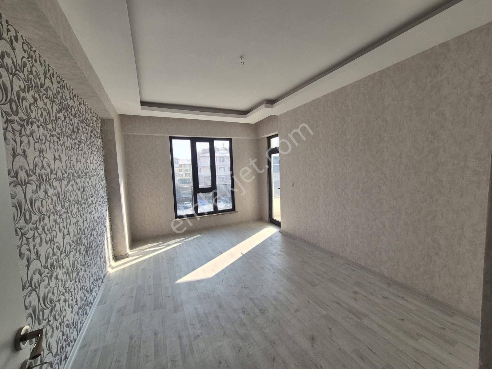 Arakat 3+1daire Eminevim Fuzulevime Uygun Abdülhamidhan Cd.yanı. - Görsel 4