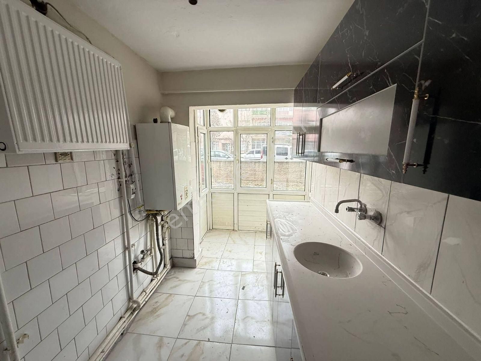 Tramvaya Ve İst.yoluna 200mt Mesafede Kombili 2+1 Bakımlı Daire. - Görsel 7