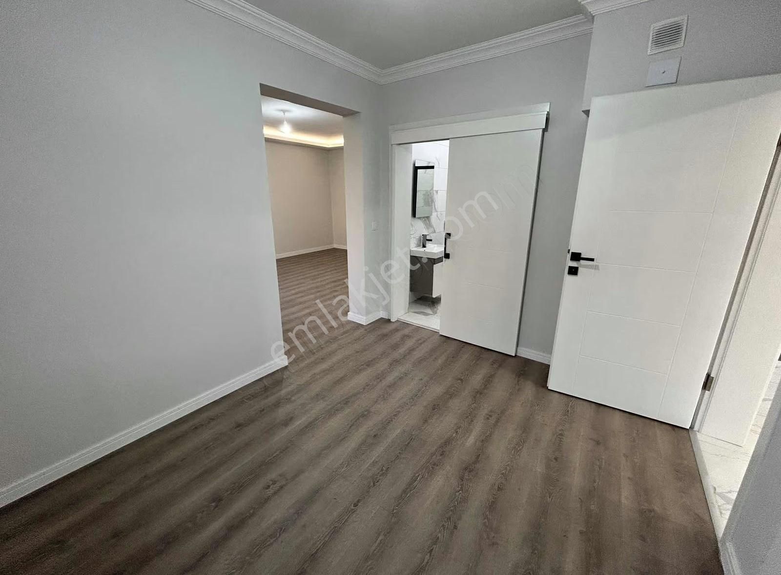 Sakarya Tepekum Mahallesinde Merkezi Konumda Sıfır 4+1 Müstakil - Görsel 3