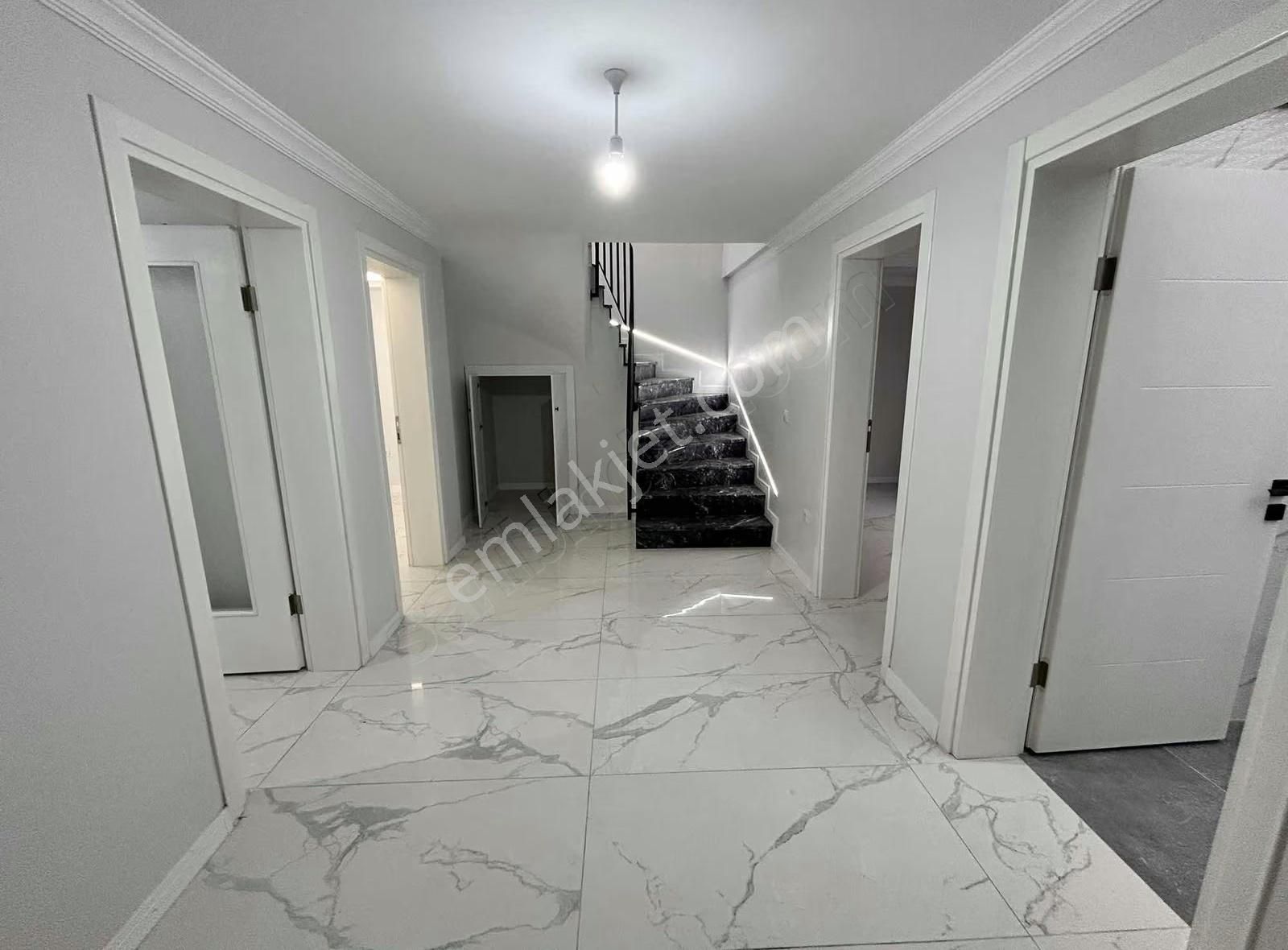 Sakarya Tepekum Mahallesinde Merkezi Konumda Sıfır 4+1 Müstakil - Görsel 7