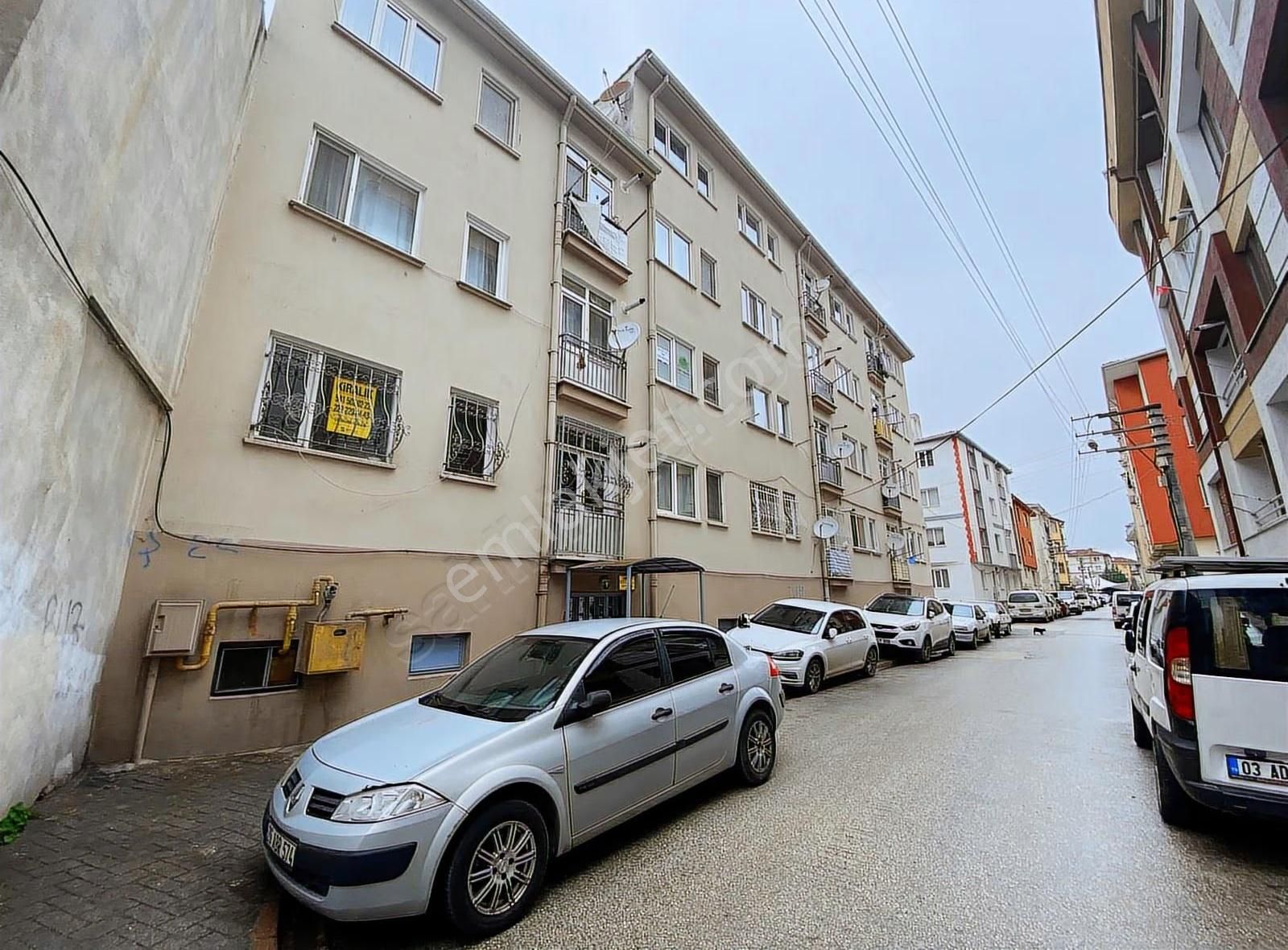 Çırağan Emlak'tan Hayriye Mah.cadde Yakını 3+1 Daire