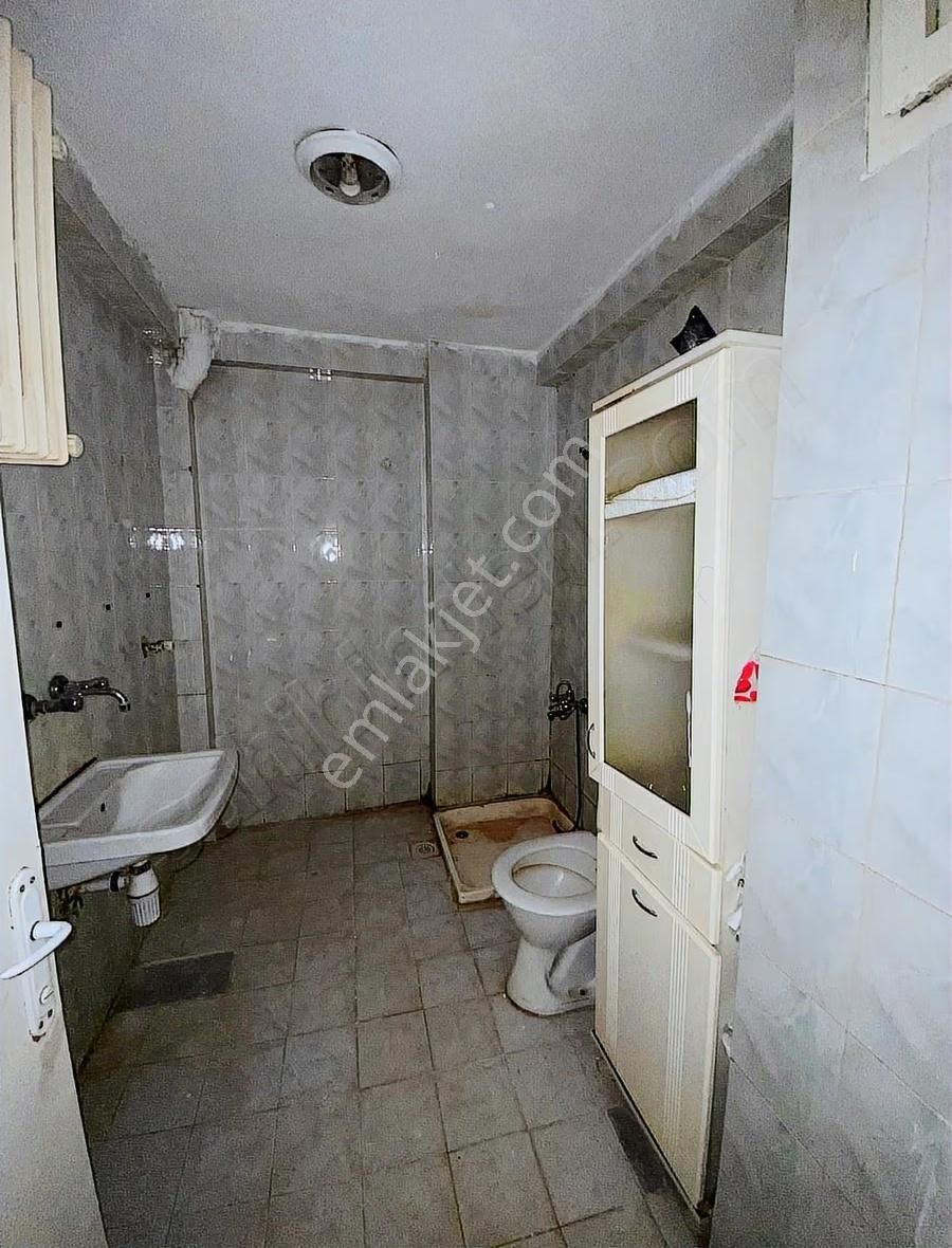 Çırağan Emlak'tan Hayriye Mah.cadde Yakını 3+1 Daire - Görsel 2