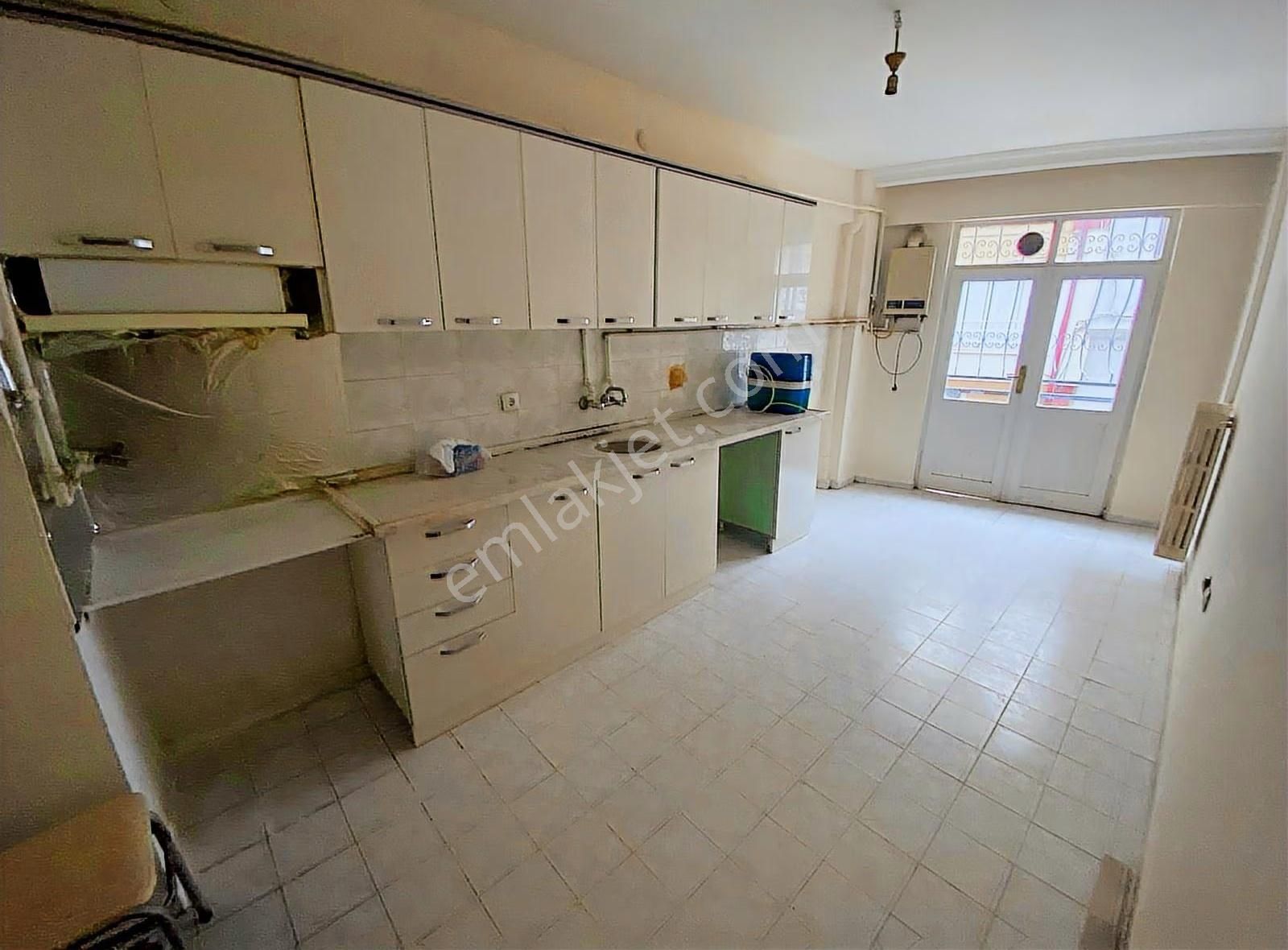 Çırağan Emlak'tan Hayriye Mah.cadde Yakını 3+1 Daire - Görsel 9