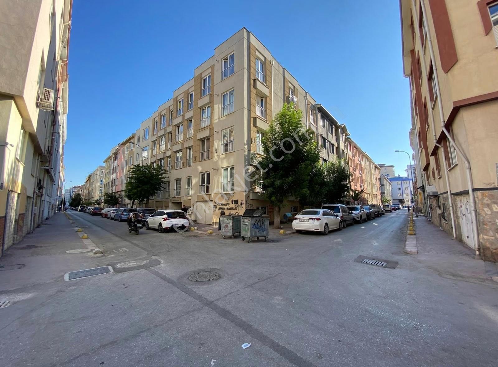 Çırağan Emlak'tan Yenibağlar Mah.karargah Sokak 1+1 Daire