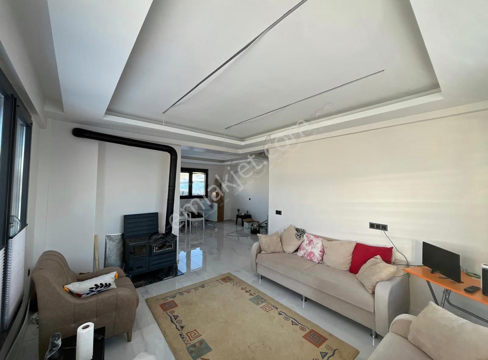 The Duru Team - Akyazı'da 7+2 Havuzlu Gerçek Bir Villa - Görsel 9