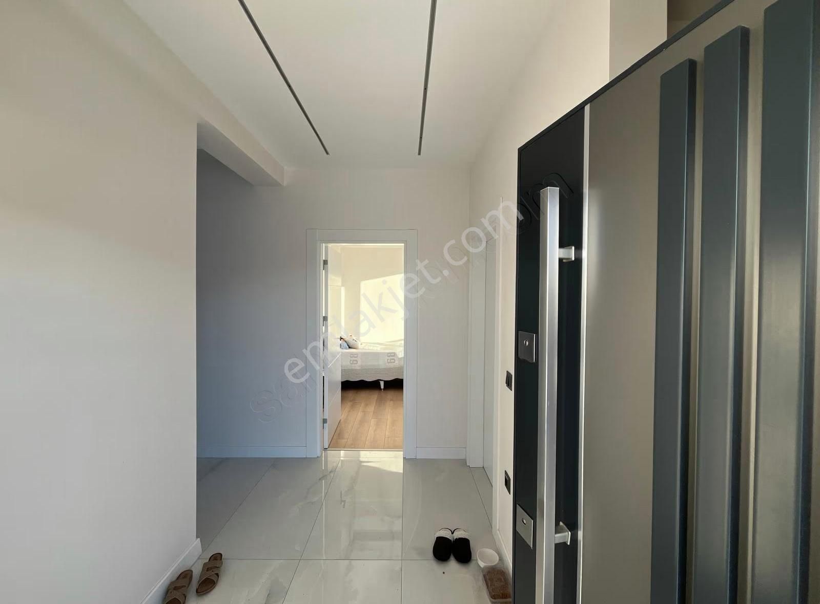 The Duru Team - Akyazı'da 7+2 Havuzlu Gerçek Bir Villa - Görsel 16