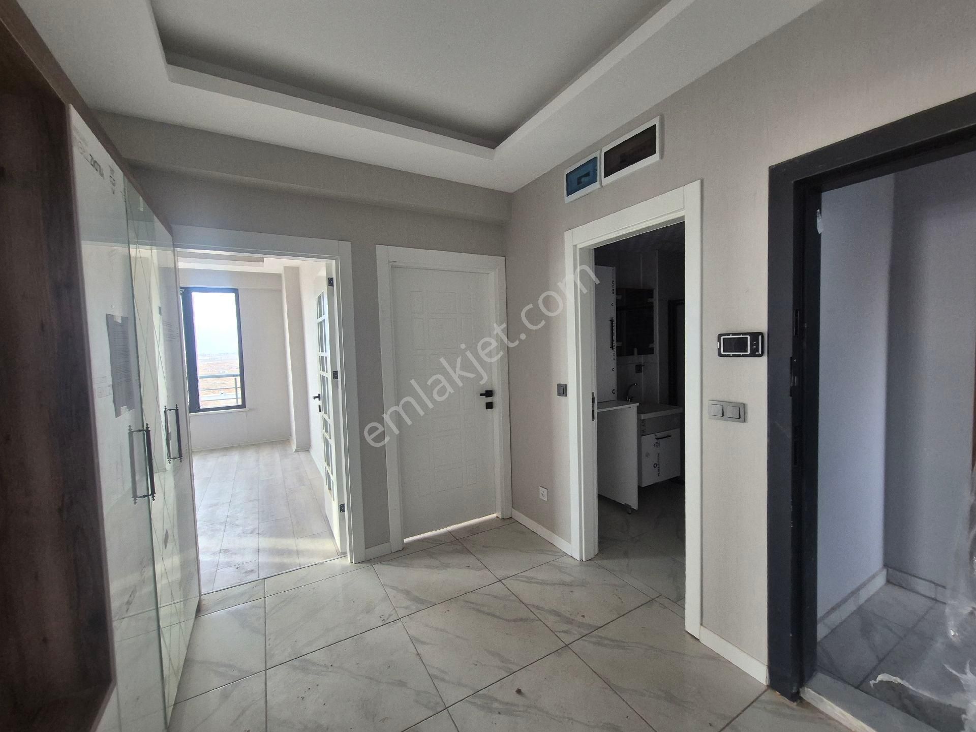 Orhan Gazi Den Kosova Mah.opet Petrol Karşısı Arakat Asansörlü Sıfır Daire