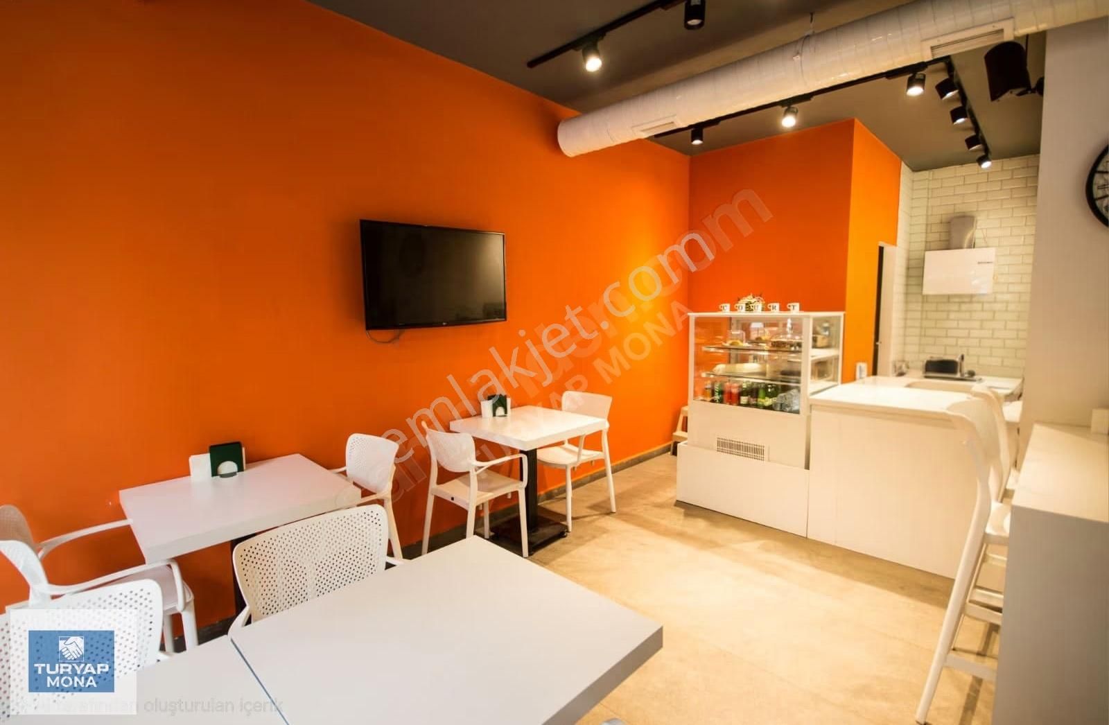 Antalya Larada Metropol Çarşısında 240m2 Satılık Dükkan - Görsel 3