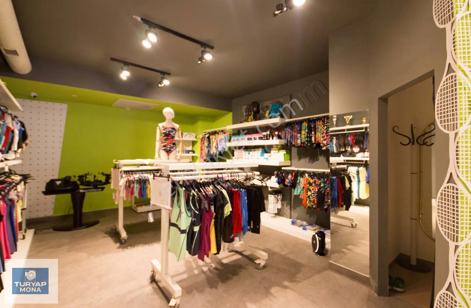 Antalya Larada Metropol Çarşısında 240m2 Satılık Dükkan - Görsel 2