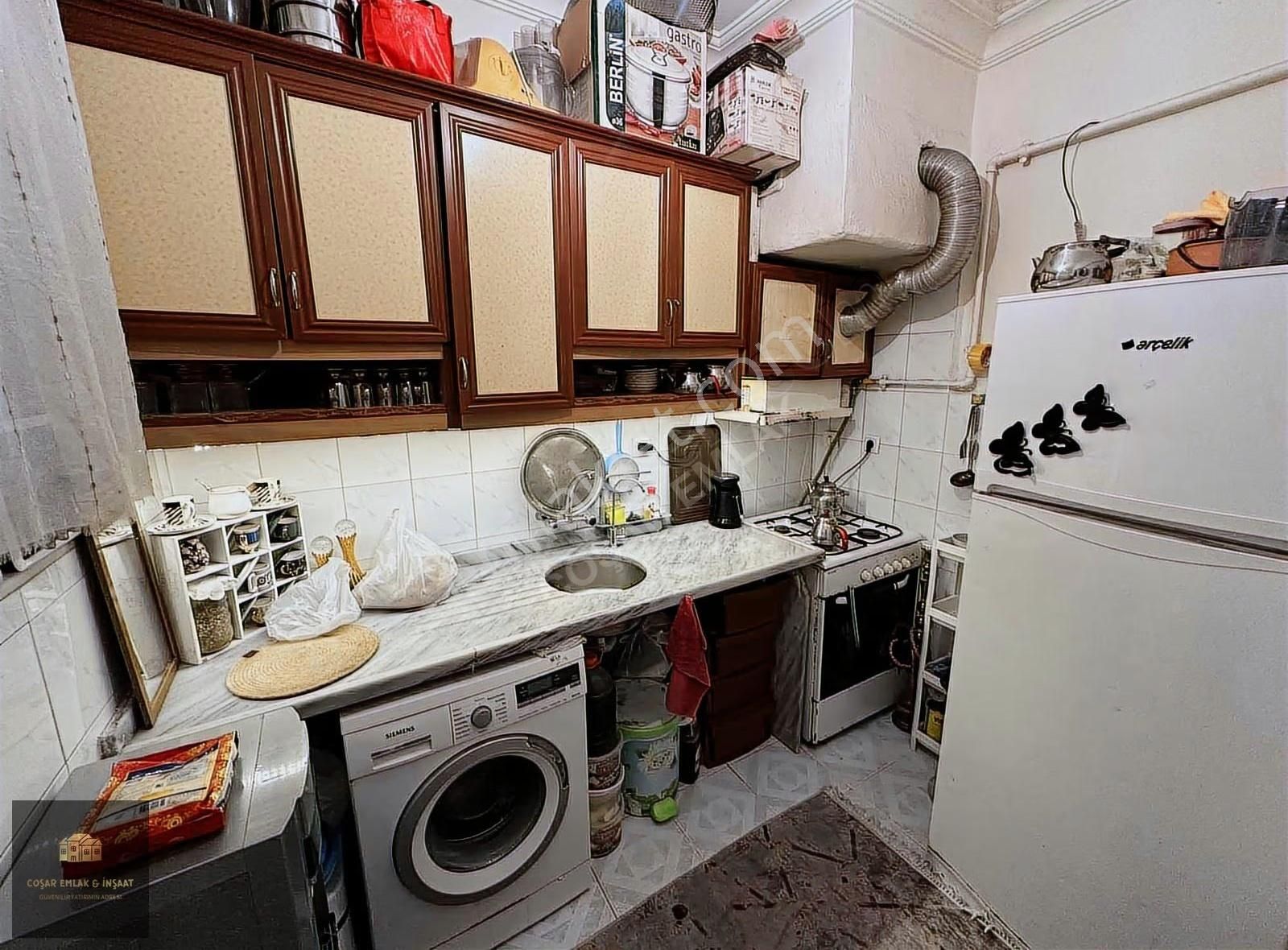 M.akif'te Satılık 2+1-20m Hisseli Kiracılı-bahçe Katı