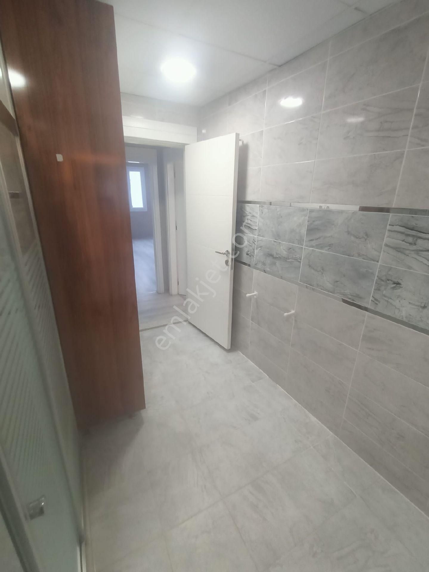 Kurttepe 3 Katlı Müstakil Evin 3 .katı Kiralıktır - Görsel 16