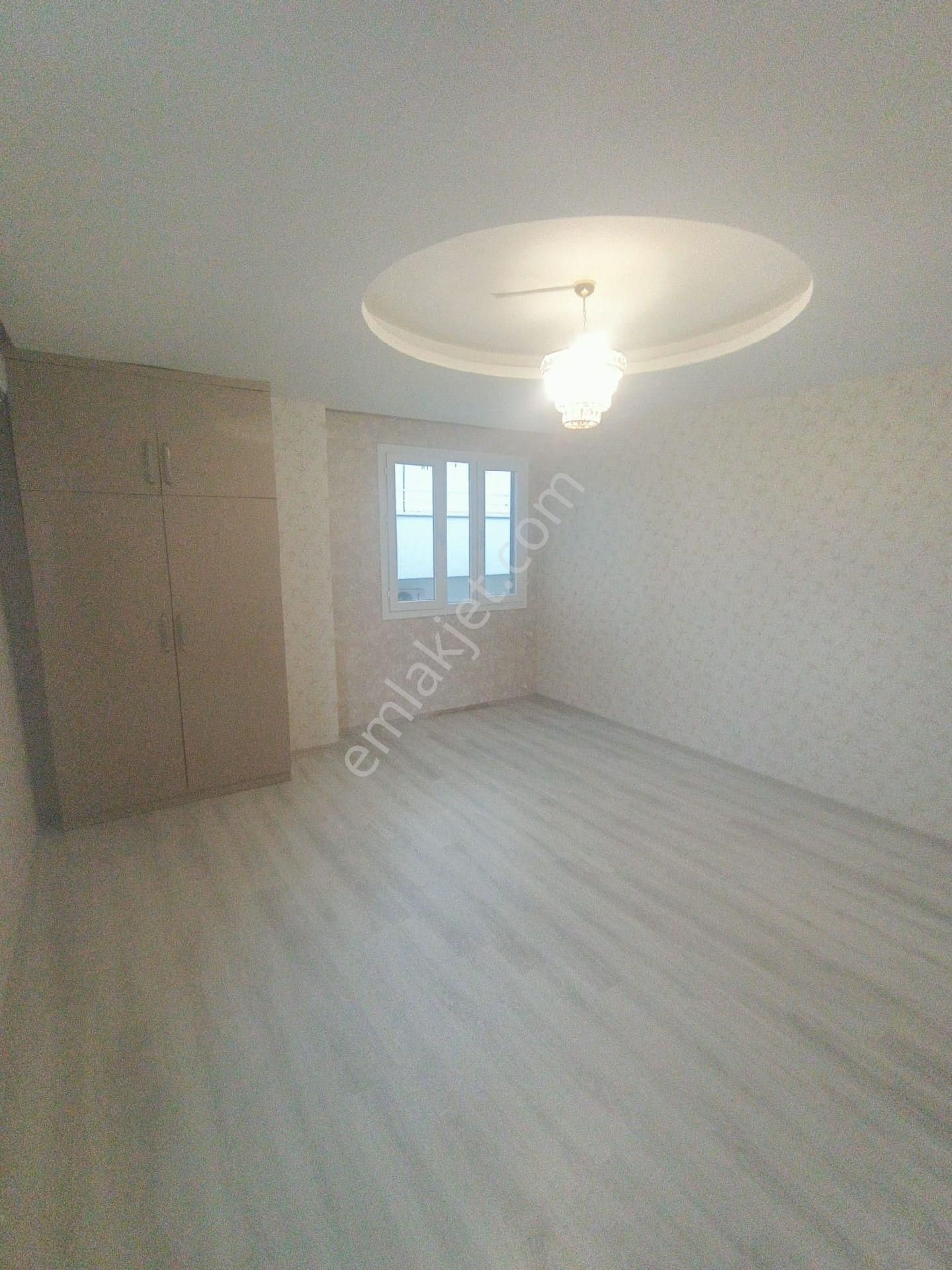 Kurttepe 3 Katlı Müstakil Evin 3 .katı Kiralıktır - Görsel 3