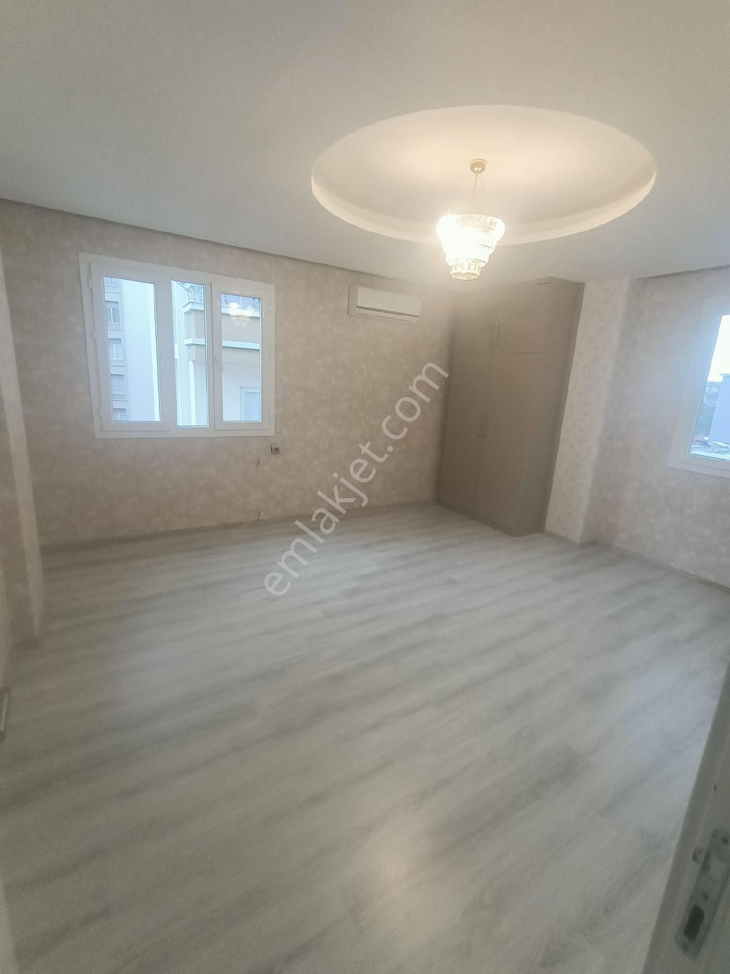 Kurttepe 3 Katlı Müstakil Evin 3 .katı Kiralıktır - Görsel 4