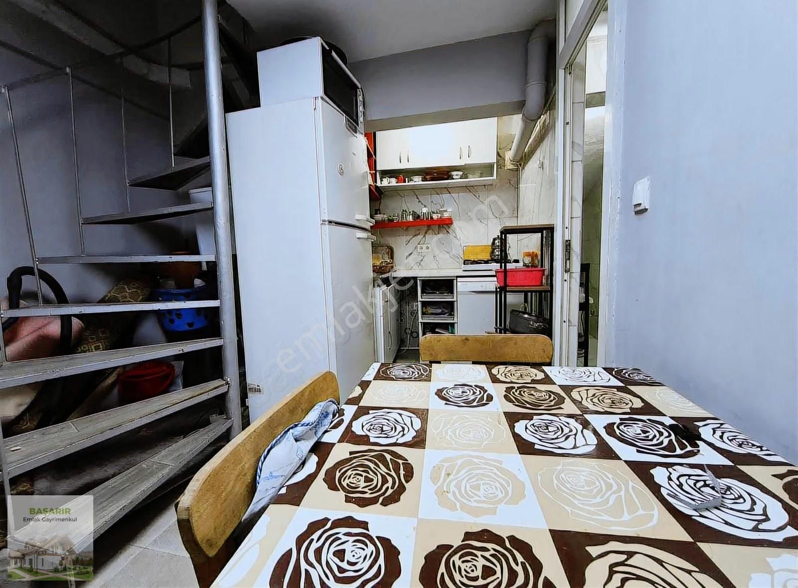 Eşyalı 1+1 Güzelyalının En Güze Sokağında Parkın Dibi Kiralık - Görsel 18