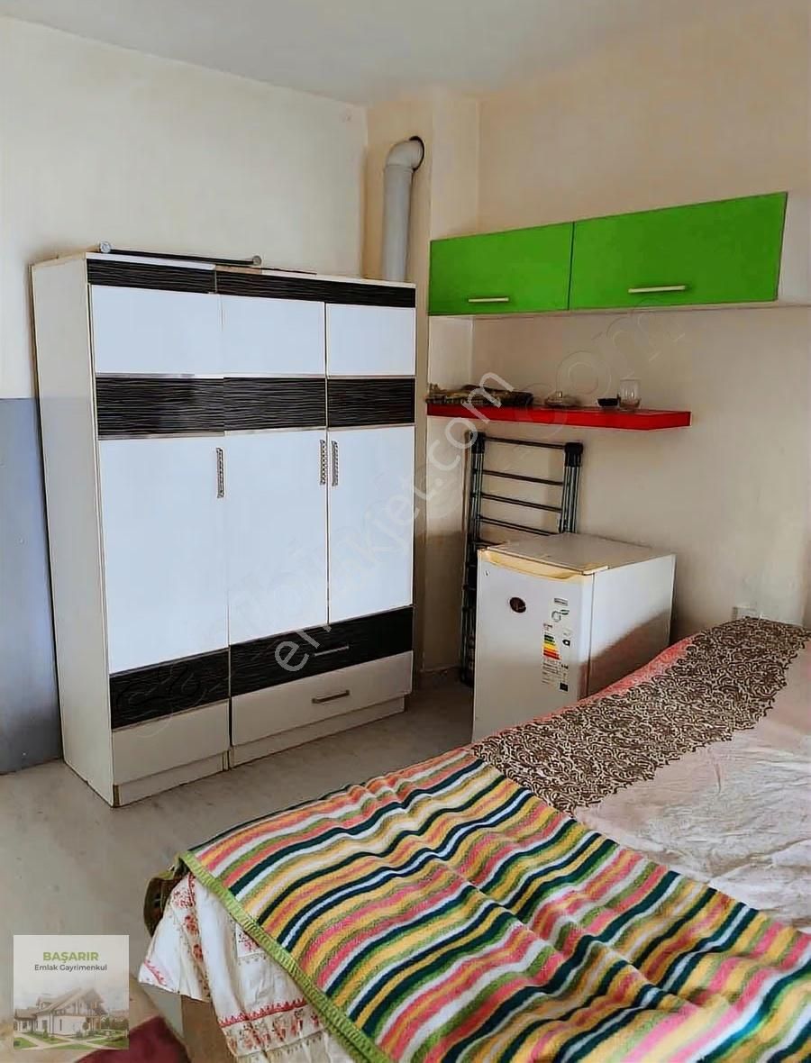 Eşyalı 1+1 Güzelyalının En Güze Sokağında Parkın Dibi Kiralık - Görsel 8