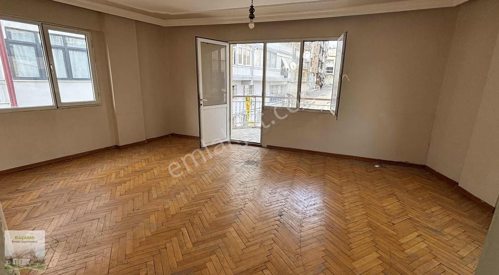 Osman Öksüz Park Yakını Ara Kat Çift Cepheli Doğalgazlı 3+1