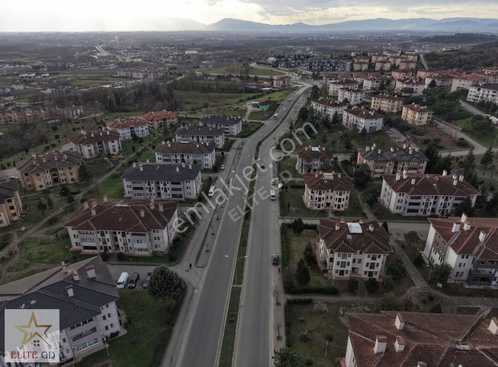 Düzce Bahçeşehir De İçi Yapılı Arakat Güçlü Konum Satılık Daire