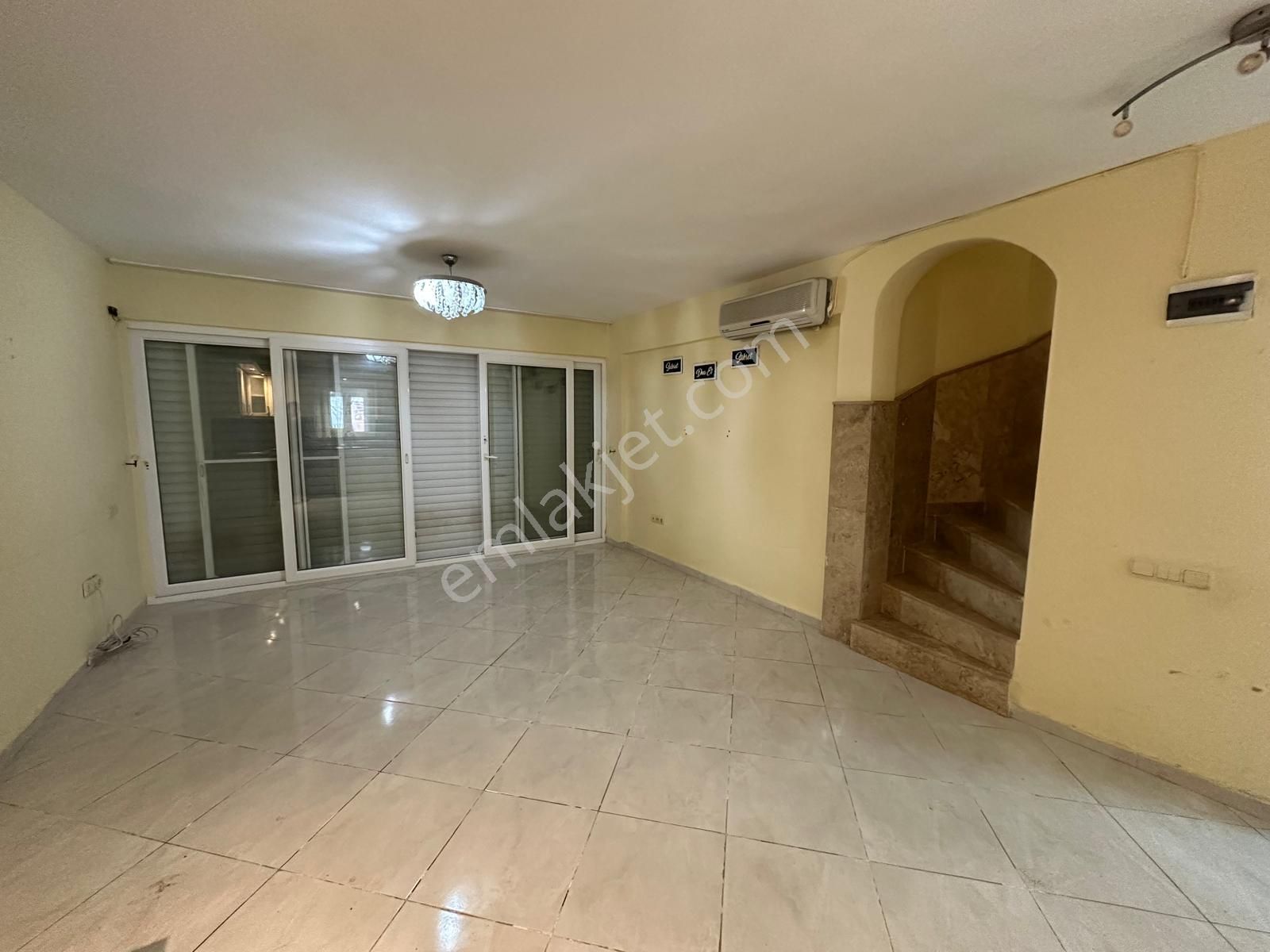 Didim Akbükte Satılık Denize Yakın Site İçinde 3+1 Bahçeli Villa - Görsel 5