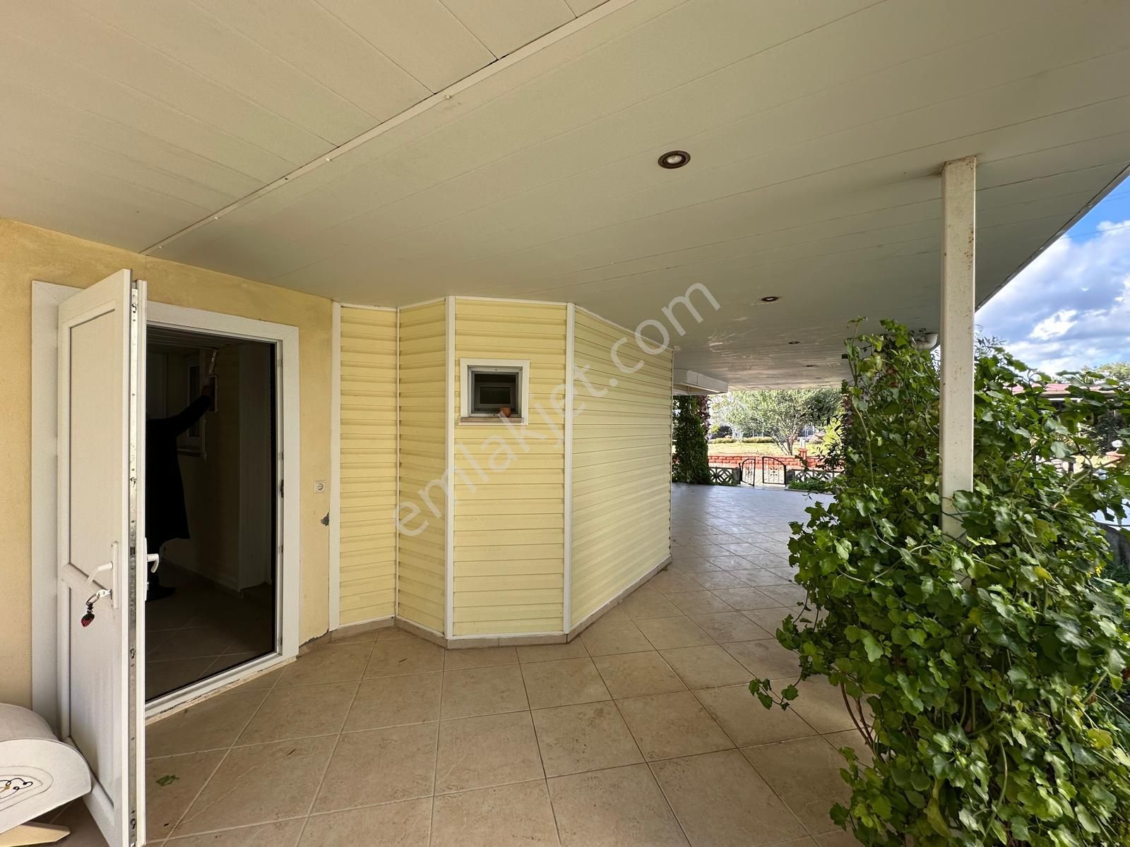 Didim Akbükte Satılık Denize Yakın Site İçinde 3+1 Bahçeli Villa - Görsel 19