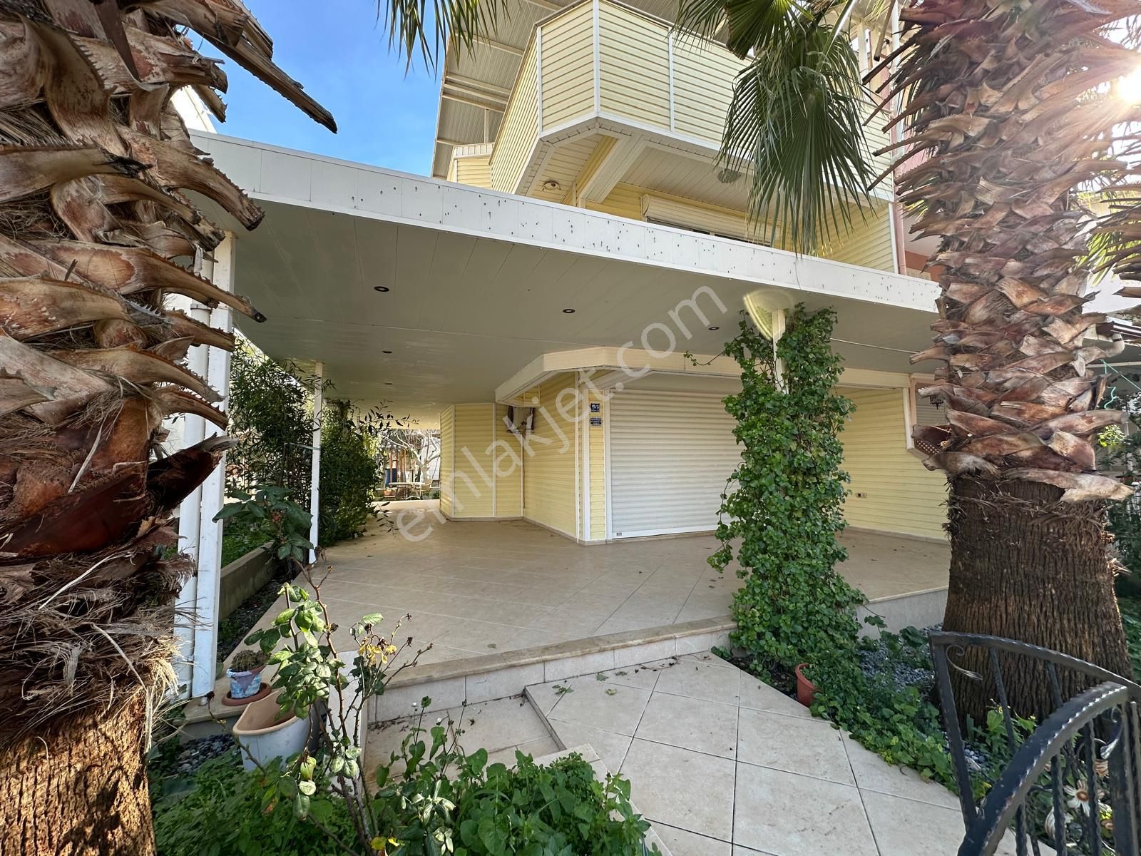 Didim Akbükte Satılık Denize Yakın Site İçinde 3+1 Bahçeli Villa - Görsel 2