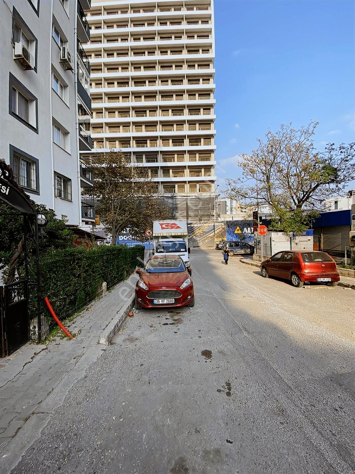 Bucada Site İçi Satılık 3+1 Arakat Asansörlü Merkezi Konumda Ev - Görsel 15