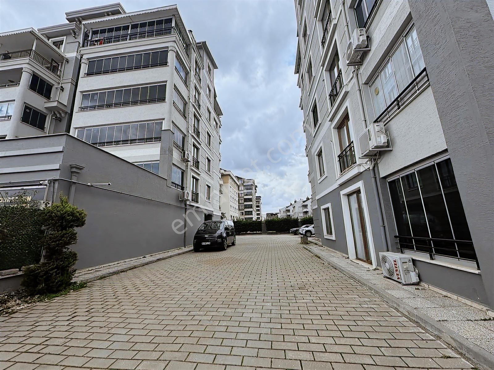 Ertuğrul'da Koç Ortaokulu Yanı Satılık 2+1 Bahçe Katı Daire - Görsel 9