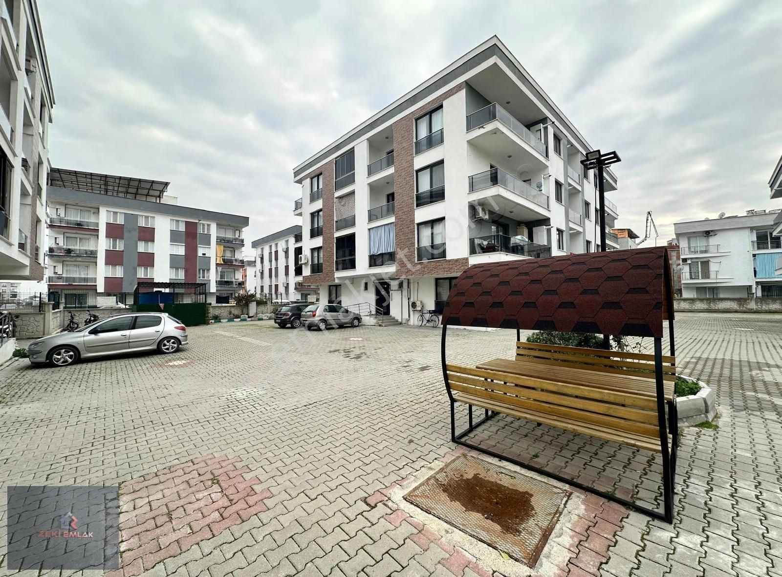 Zeki Emlak'tan Muradiye Mh. Site İçinde Satılık 2+1 Daire - Görsel 3