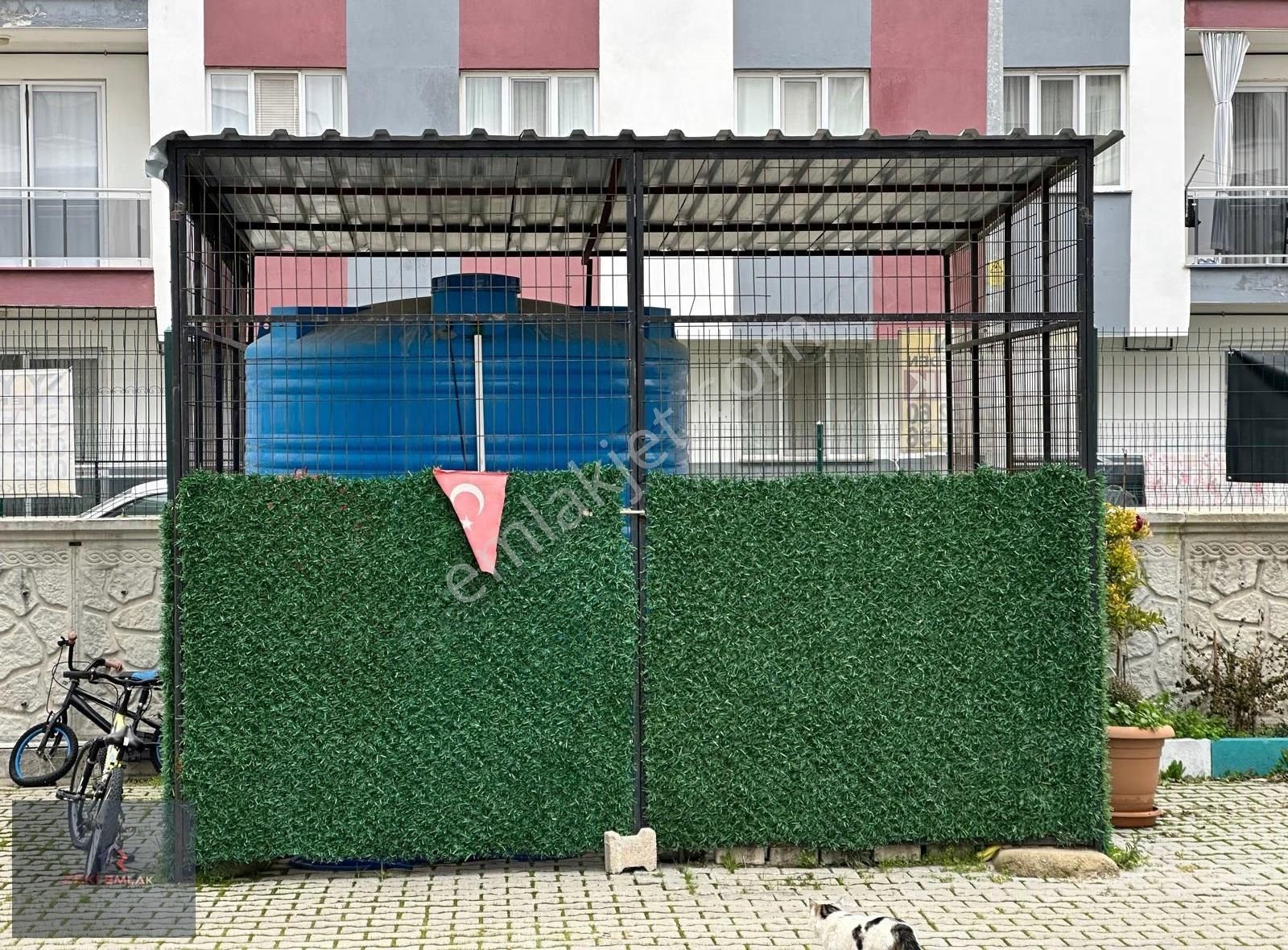 Zeki Emlak'tan Muradiye Mh. Site İçinde Satılık 2+1 Daire