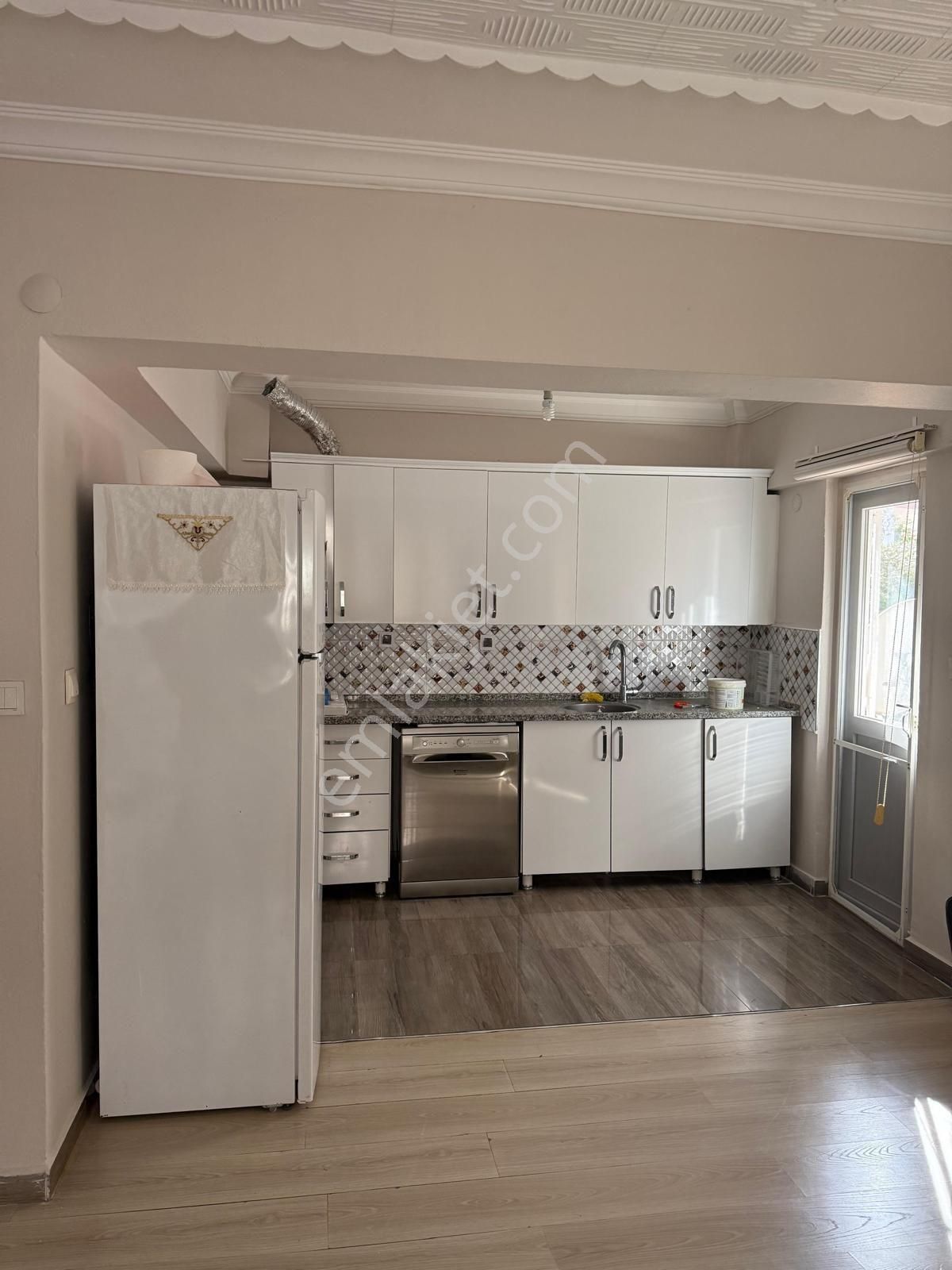 Didim Efeler Mahallesinde Tertemiz Geniş Ferah Daire... - Görsel 3