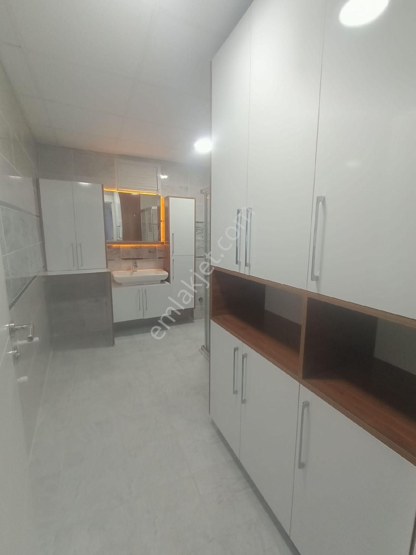 Kurttepe Ruh Sağlığı Civarı 2+1 A.mutfak Kiralık Daire - Görsel 10
