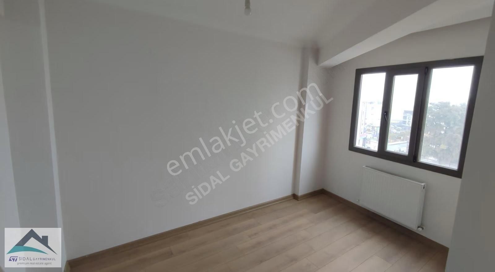 Atatürk Mahallesinde Cadde Üzerinde Satılık Daire 3.100.000 Paz. - Görsel 3