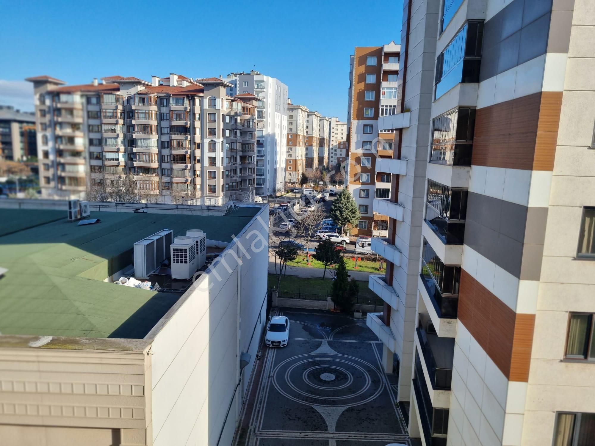 Çorlu'da 24 Saat Güvenlikli Sitede Kiralık Kombili 3+1 Daire - Görsel 2