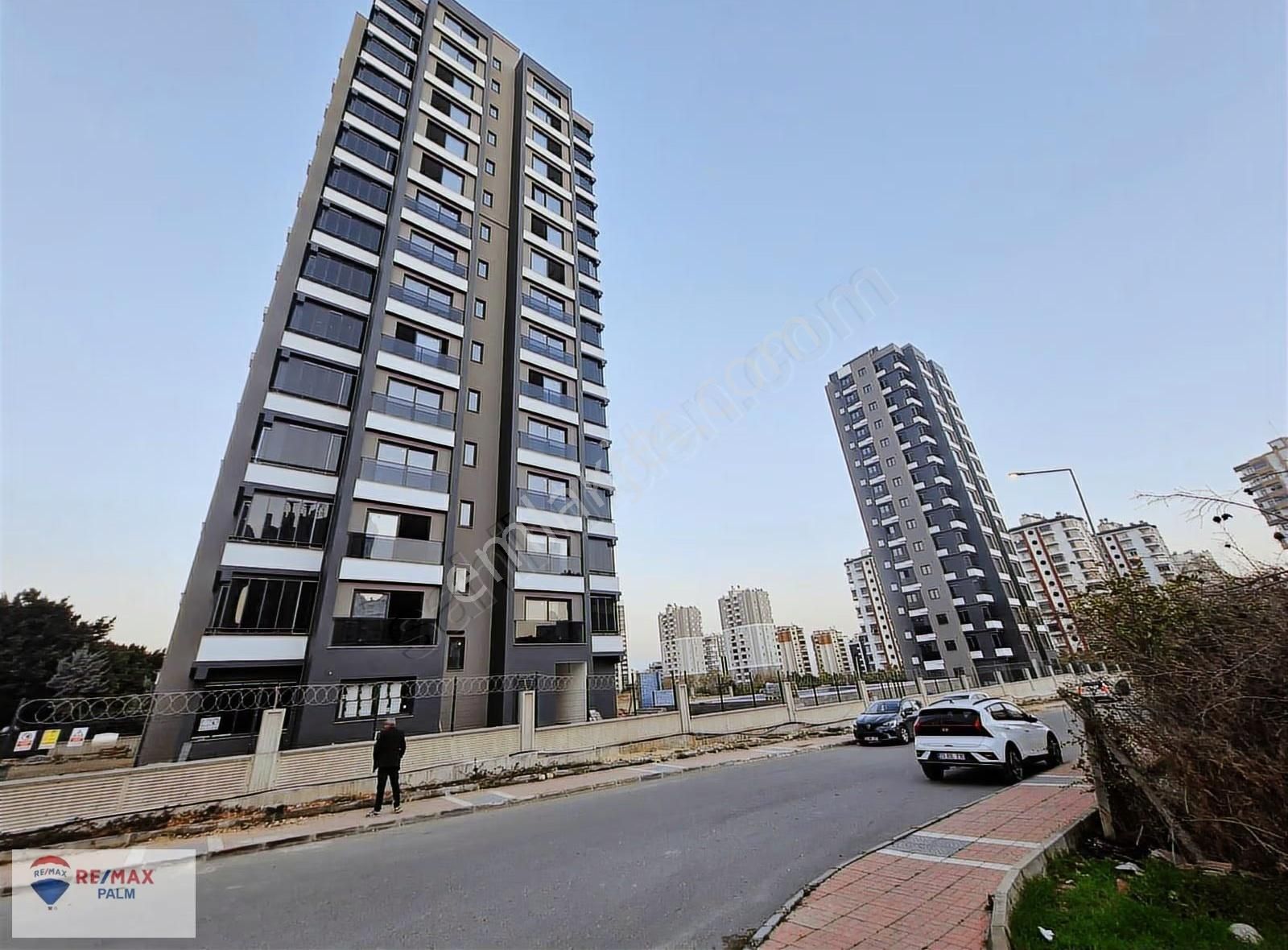 Remax Palm'den Mezitli'de Havuzlu Sitede Lüks 3+1 Satılık Daire