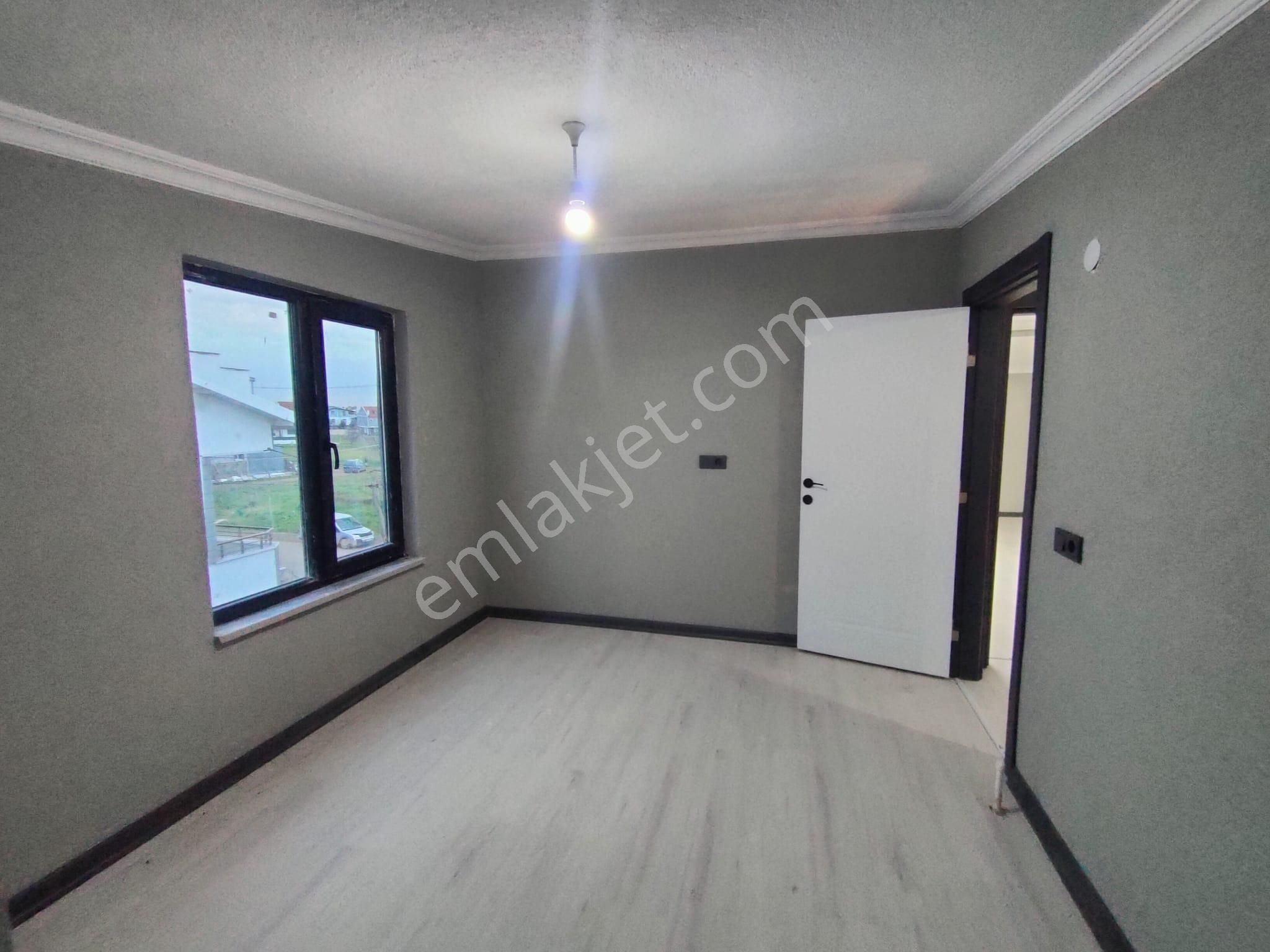 Tekirdağ Yeniçiftlik De Anayol Üzeri Büyük Ve Kullanışlı Villa - Görsel 26