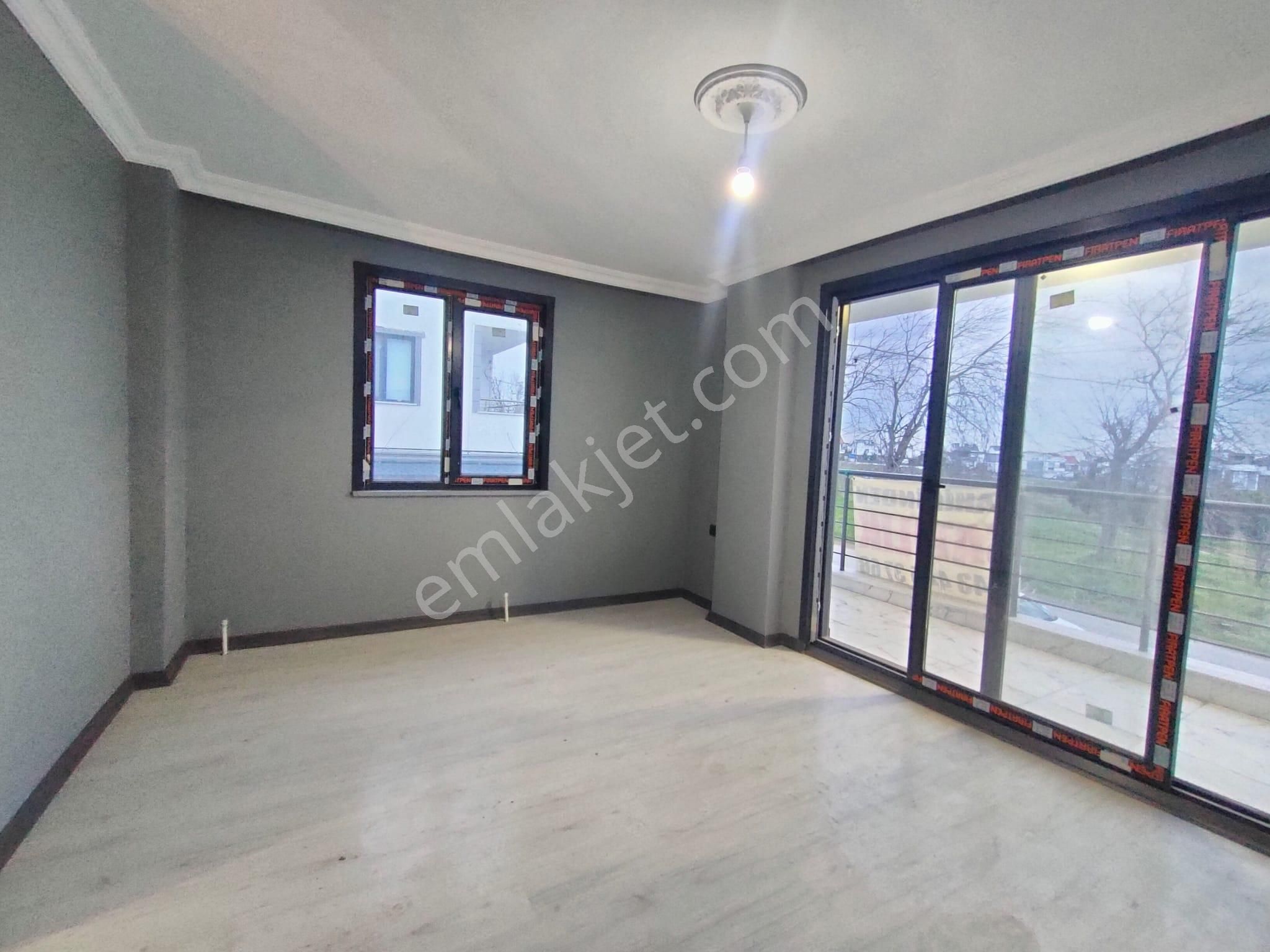 Tekirdağ Yeniçiftlik De Anayol Üzeri Büyük Ve Kullanışlı Villa - Görsel 18