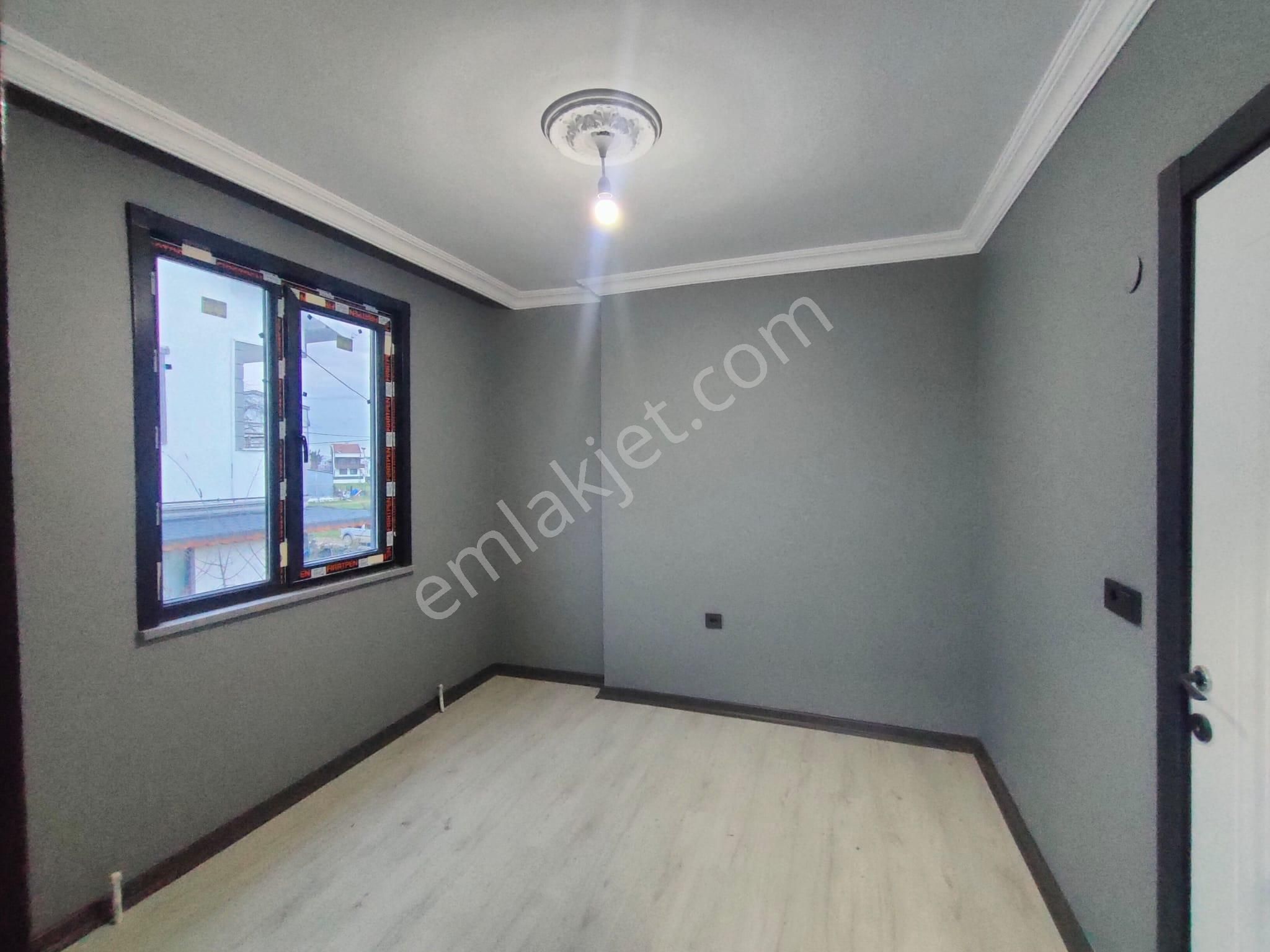 Tekirdağ Yeniçiftlik De Anayol Üzeri Büyük Ve Kullanışlı Villa - Görsel 23