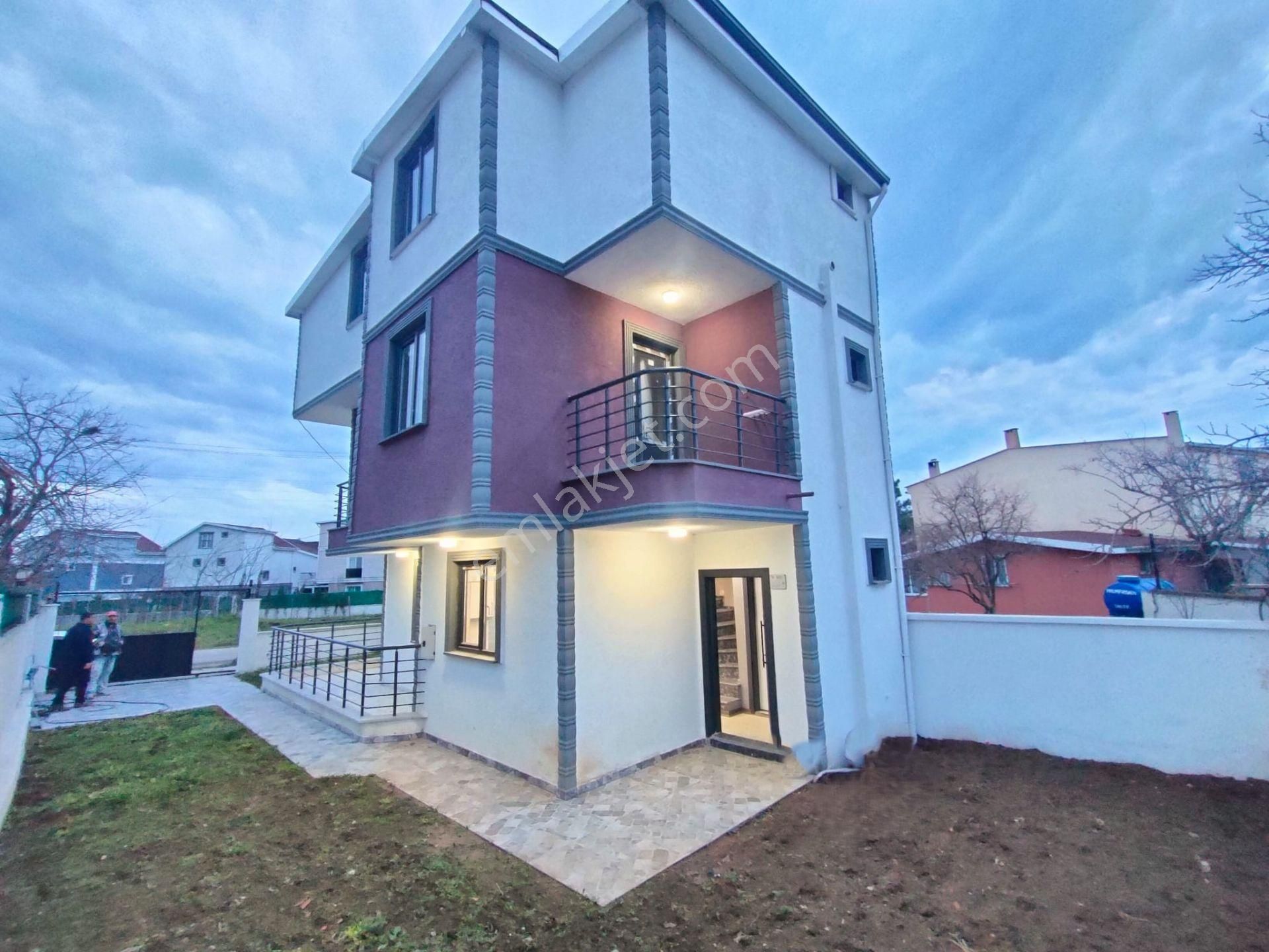 Tekirdağ Yeniçiftlik De Anayol Üzeri Büyük Ve Kullanışlı Villa - Görsel 3