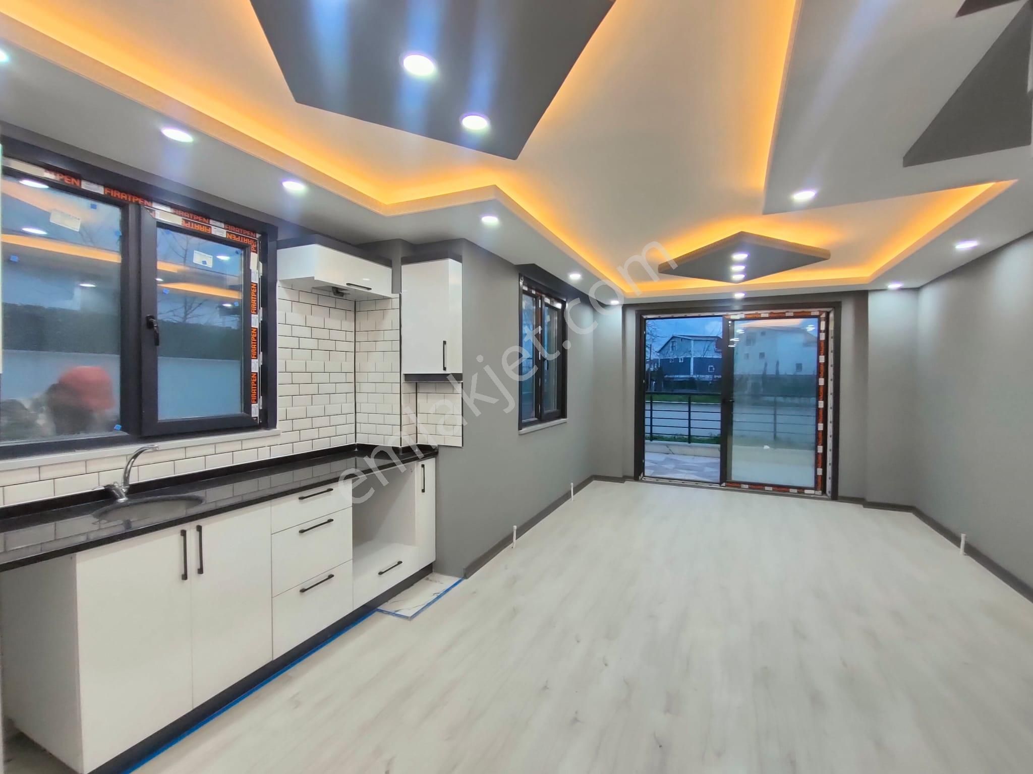 Tekirdağ Yeniçiftlik De Anayol Üzeri Büyük Ve Kullanışlı Villa - Görsel 8