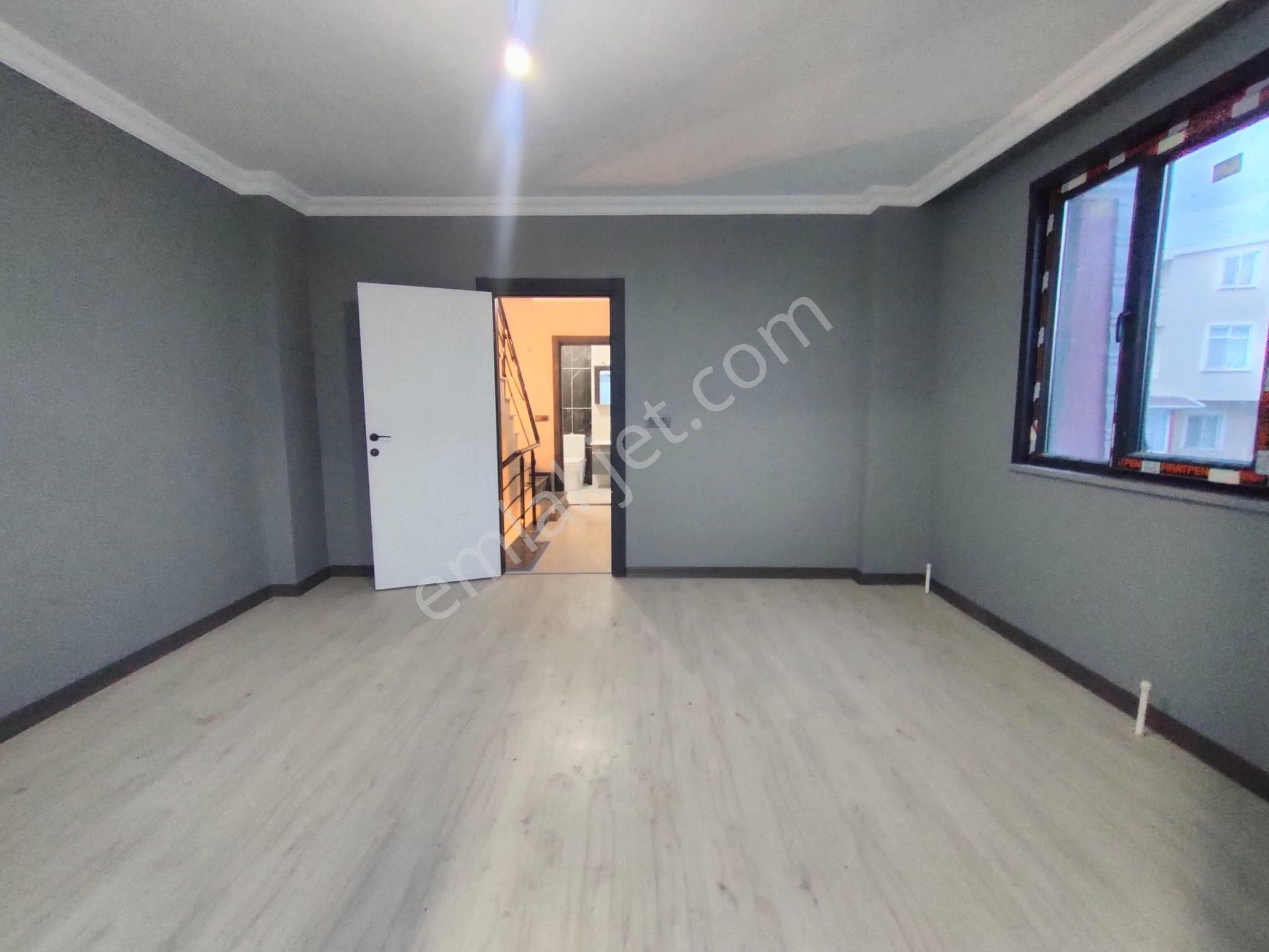 Tekirdağ Yeniçiftlik De Anayol Üzeri Büyük Ve Kullanışlı Villa - Görsel 14