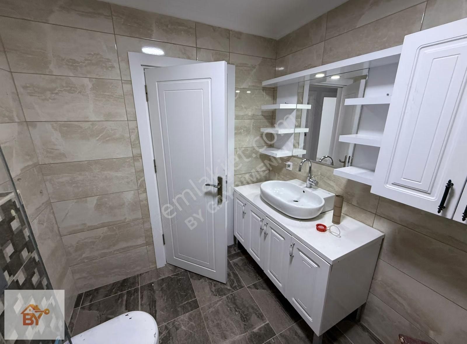 Küçükçekmece Kanarya Mah Manzara İstanbul Evlerinde Satılık 3+1 - Görsel 8