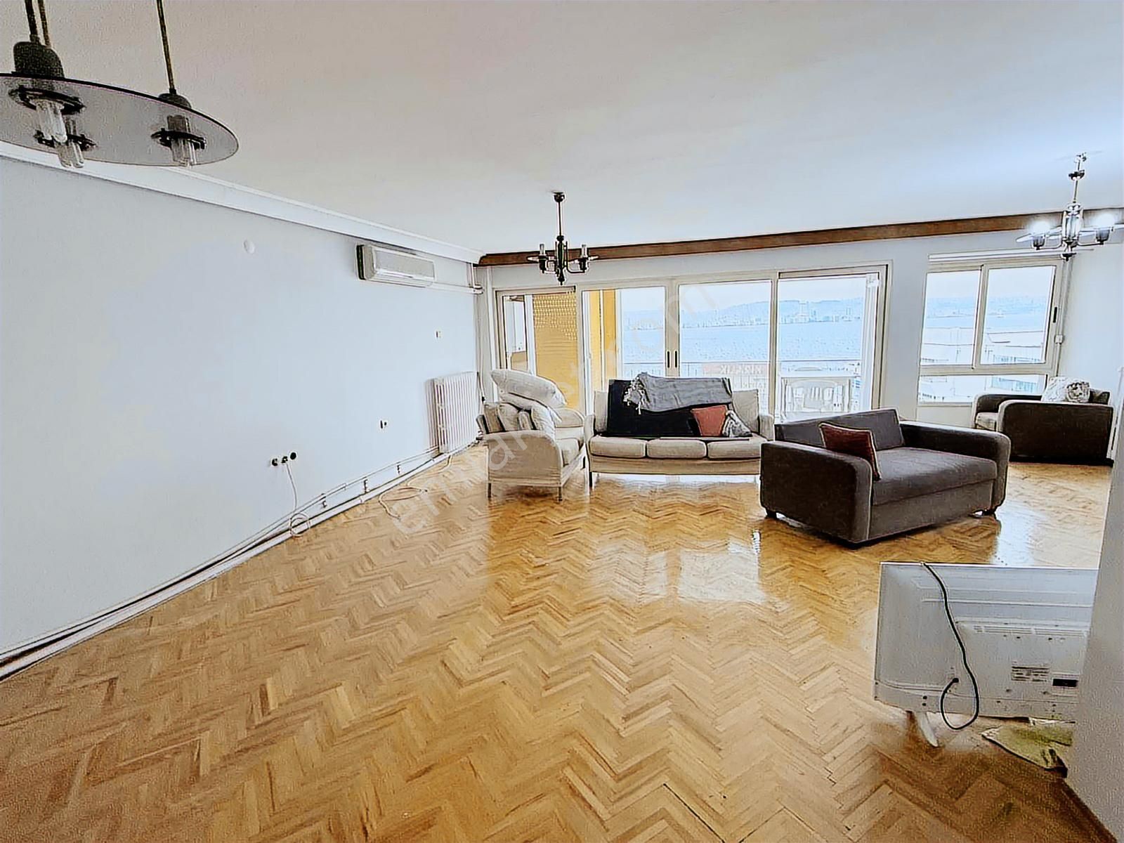 Karşıyaka İskele Karşısında Kiralık 4+1 Daire - Görsel 7