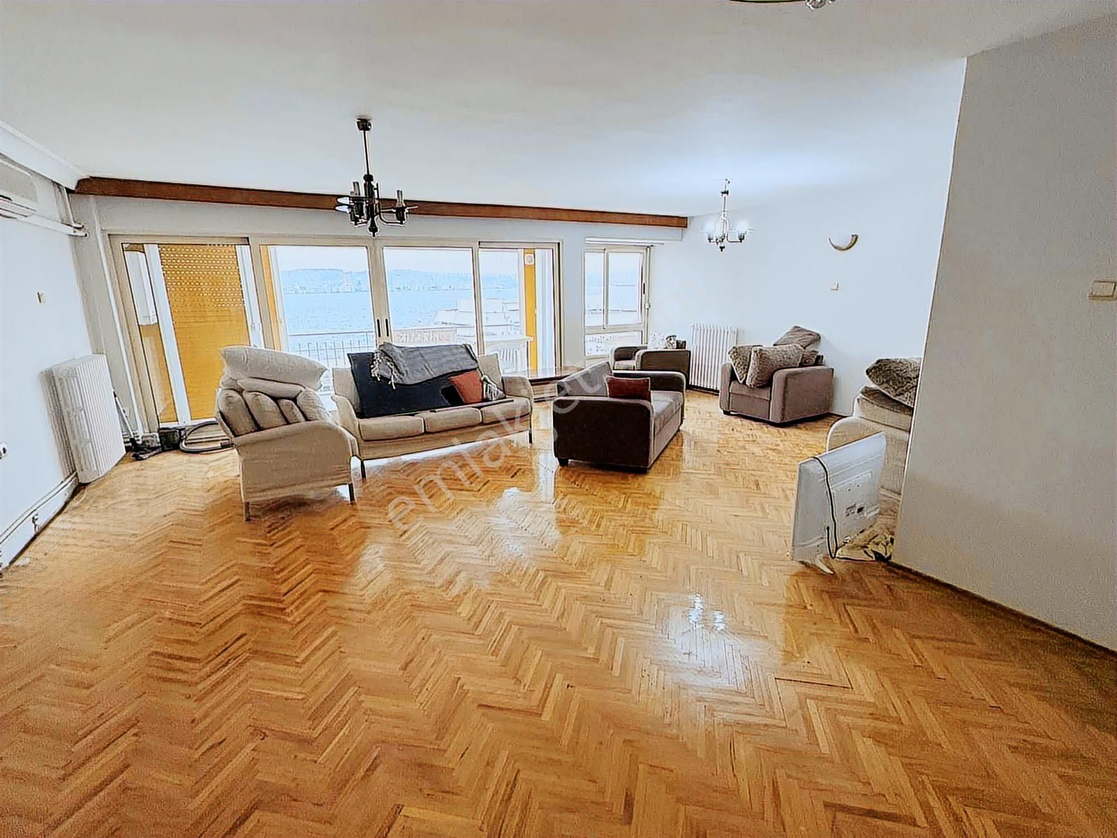 Karşıyaka İskele Karşısında Kiralık 4+1 Daire - Görsel 6