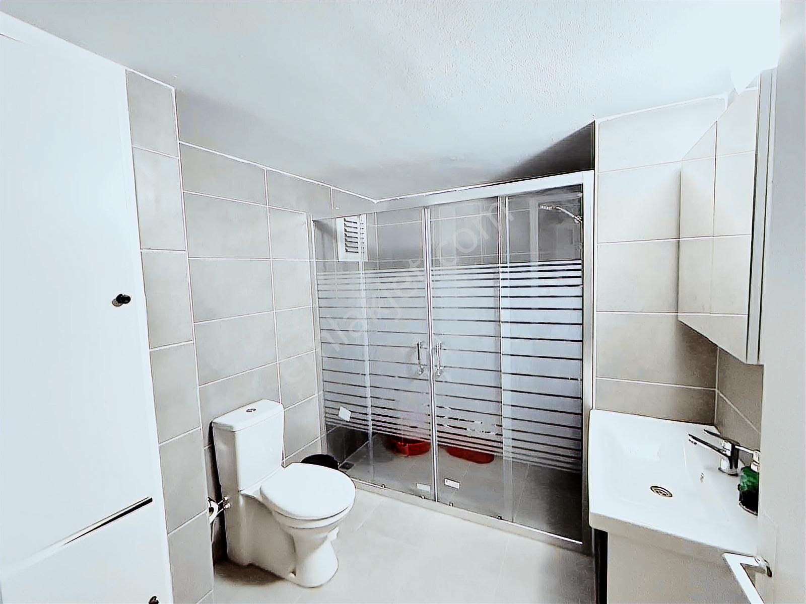 Karşıyaka İskele Karşısında Kiralık 4+1 Daire - Görsel 2