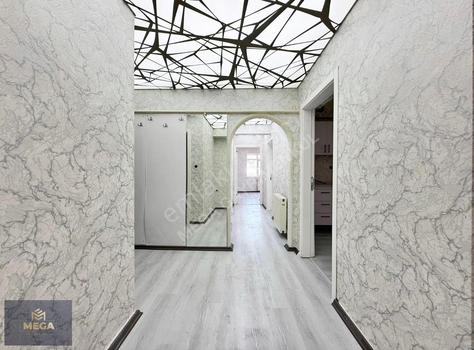 İncirlide Altında Tam Kat Olan Yüksek Giriş Ayarında Full Yapılı - Görsel 4